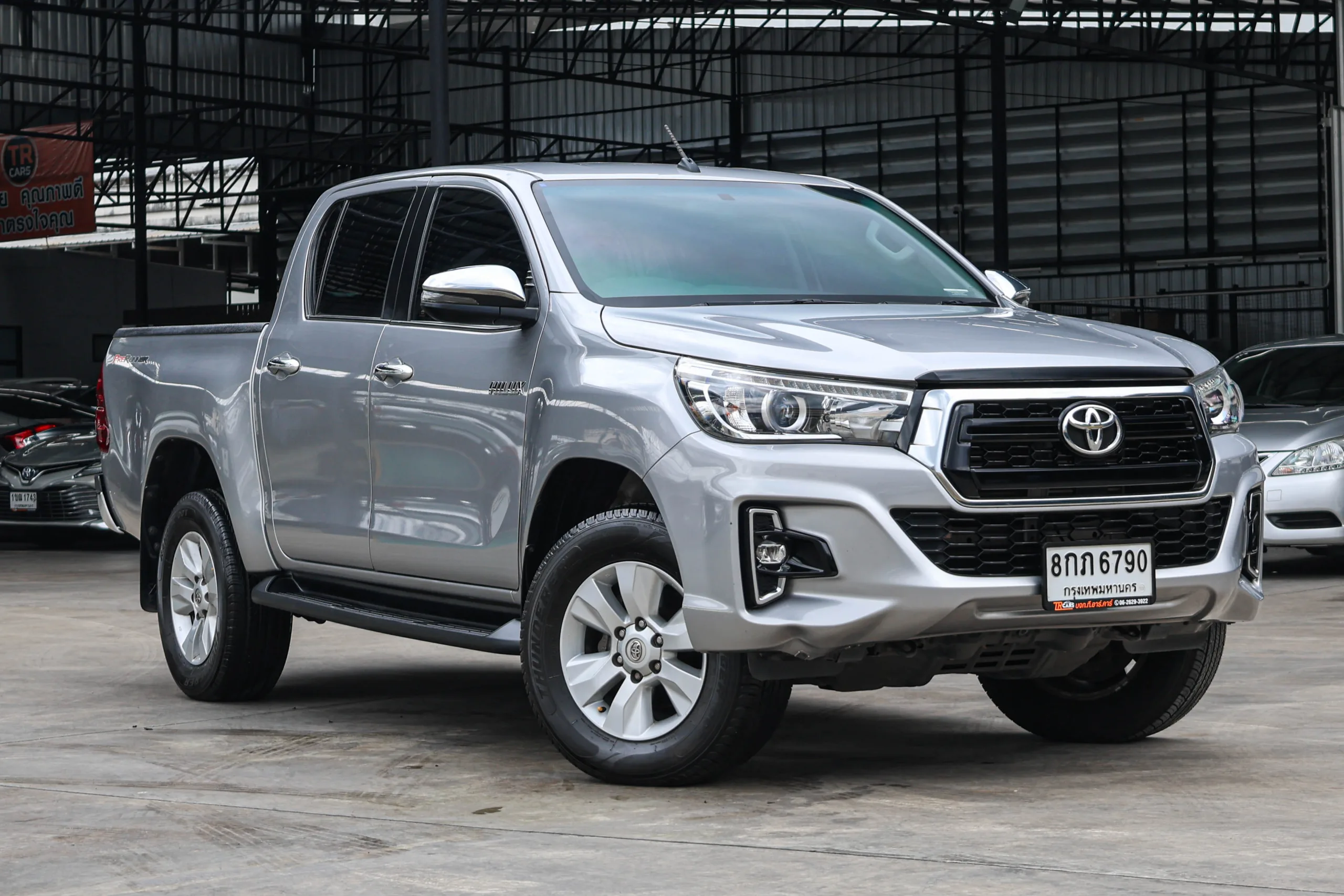2019 Toyota HILUX REVO 2.4 Double Cab G Prerunner Double Cab Pickup - Image 8