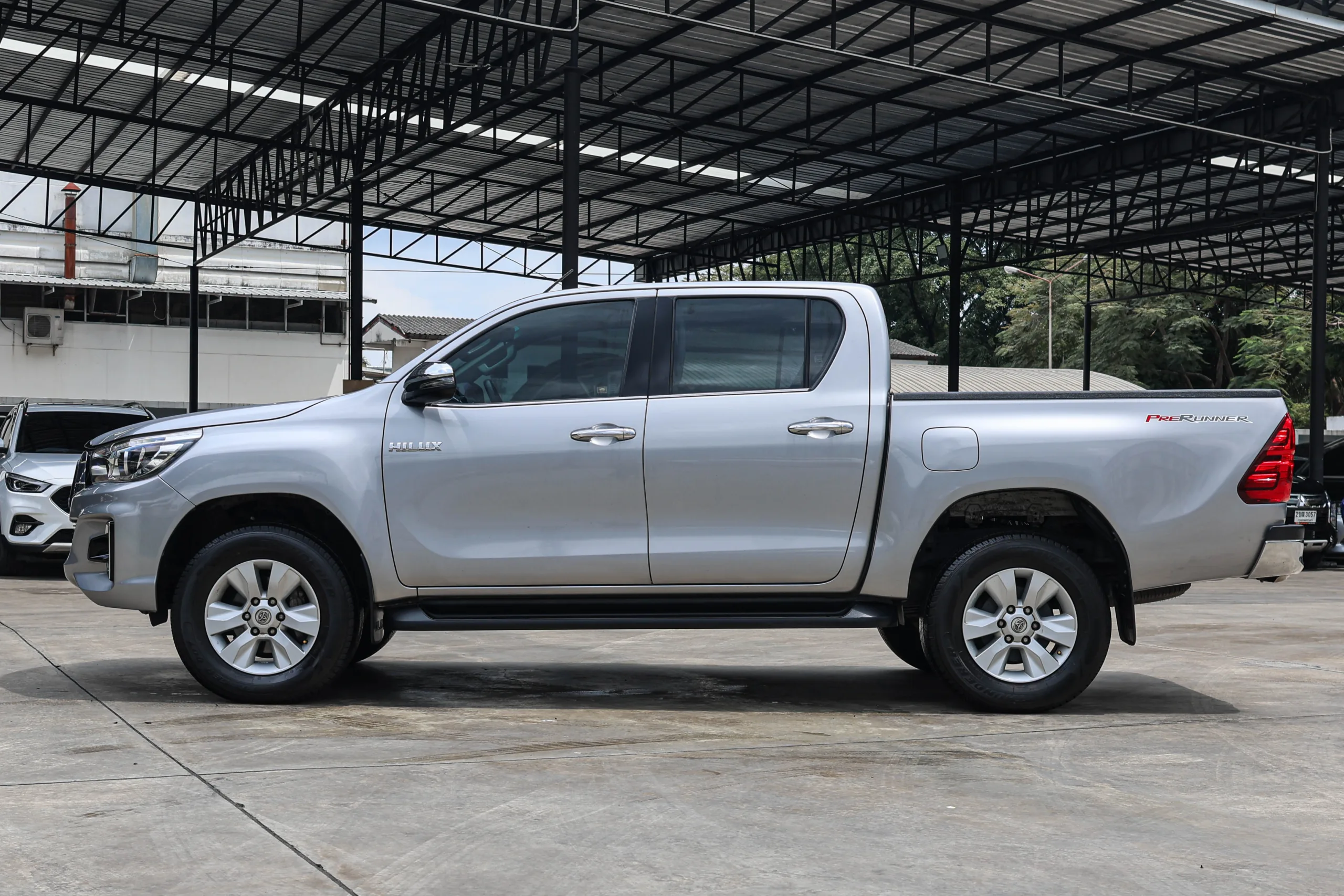 2019 Toyota HILUX REVO 2.4 Double Cab G Prerunner Double Cab Pickup - Image 9