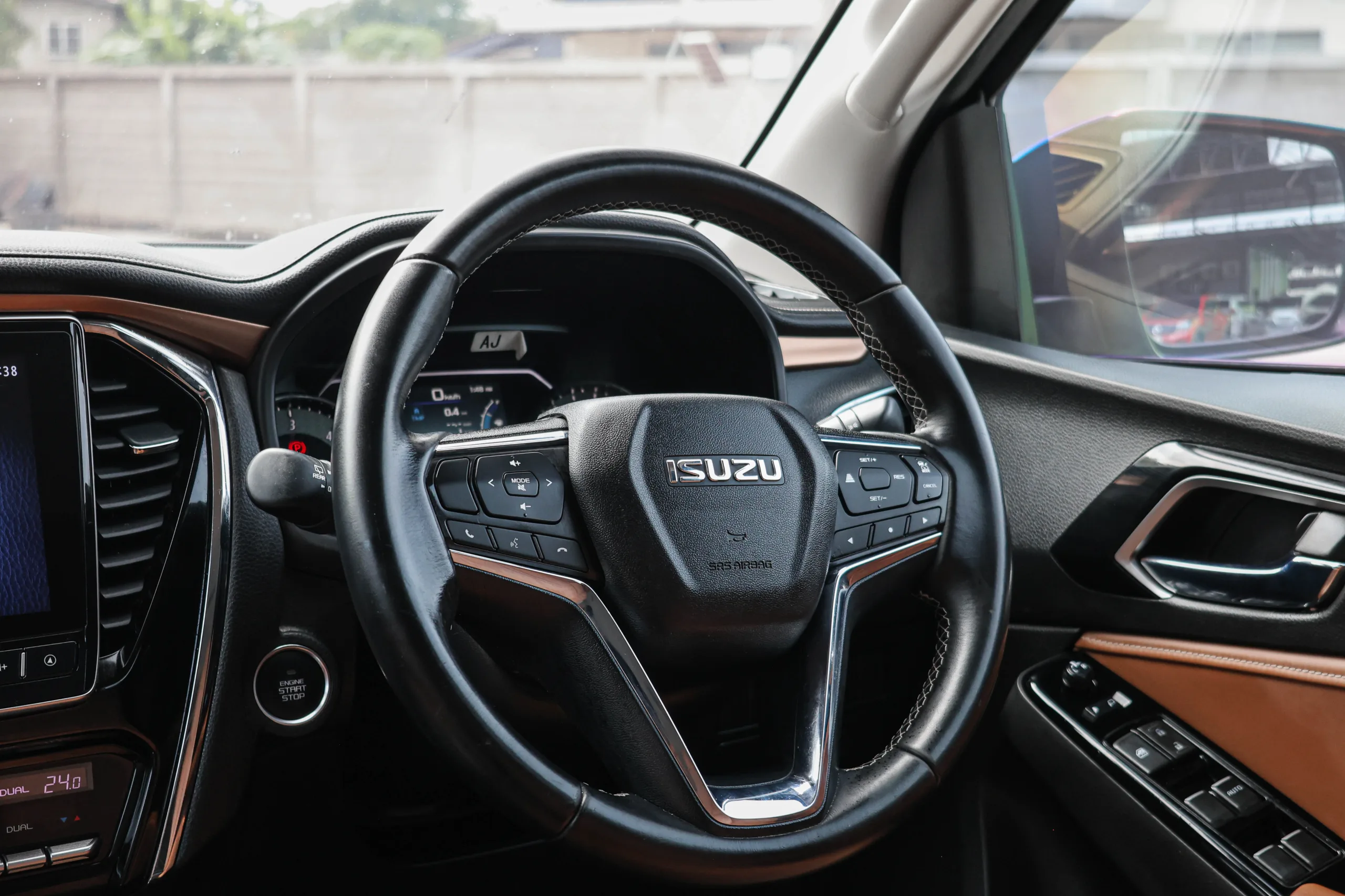 2021 Isuzu MU-X 3.0 (ปี 20-26) Ultimate SUV - Image 17