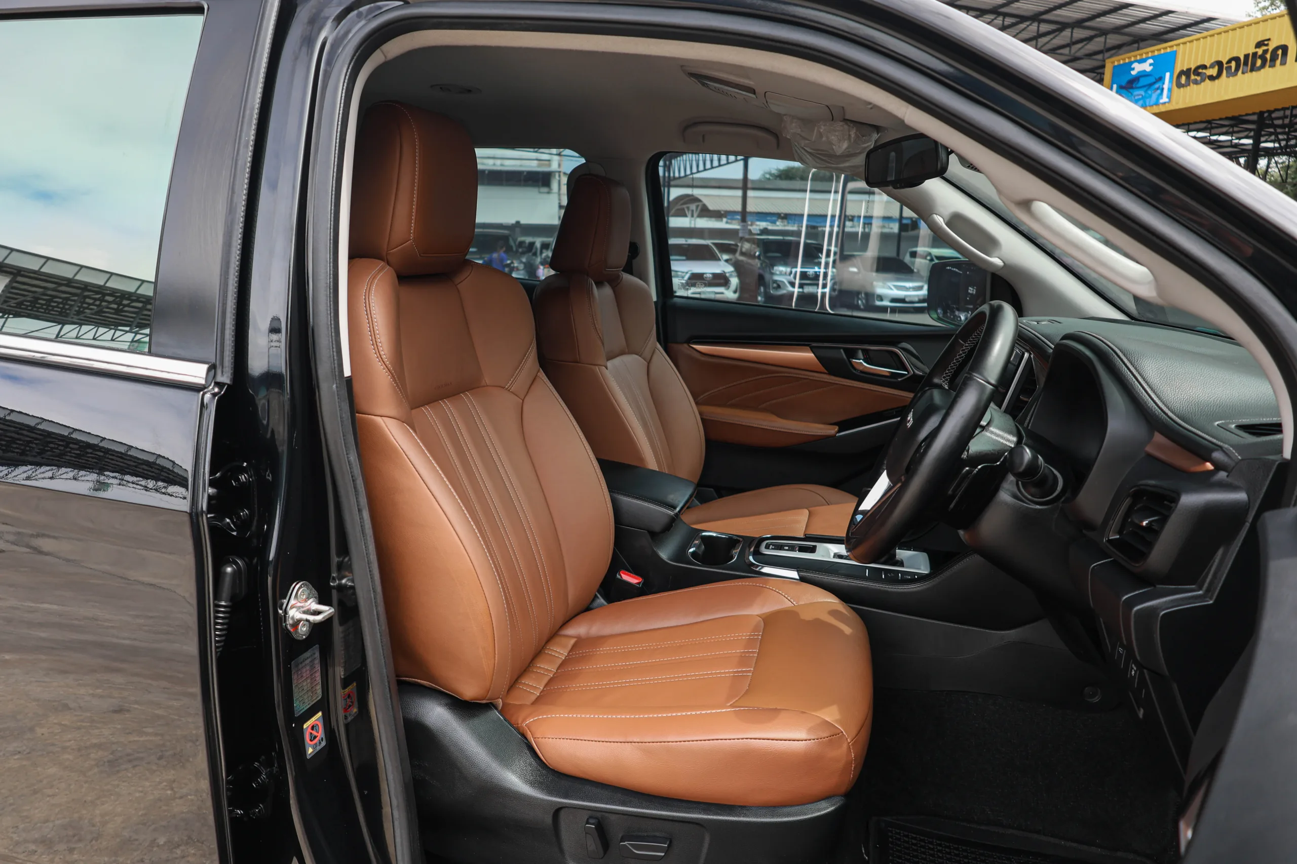 2021 Isuzu MU-X 3.0 (ปี 20-26) Ultimate SUV - Image 28