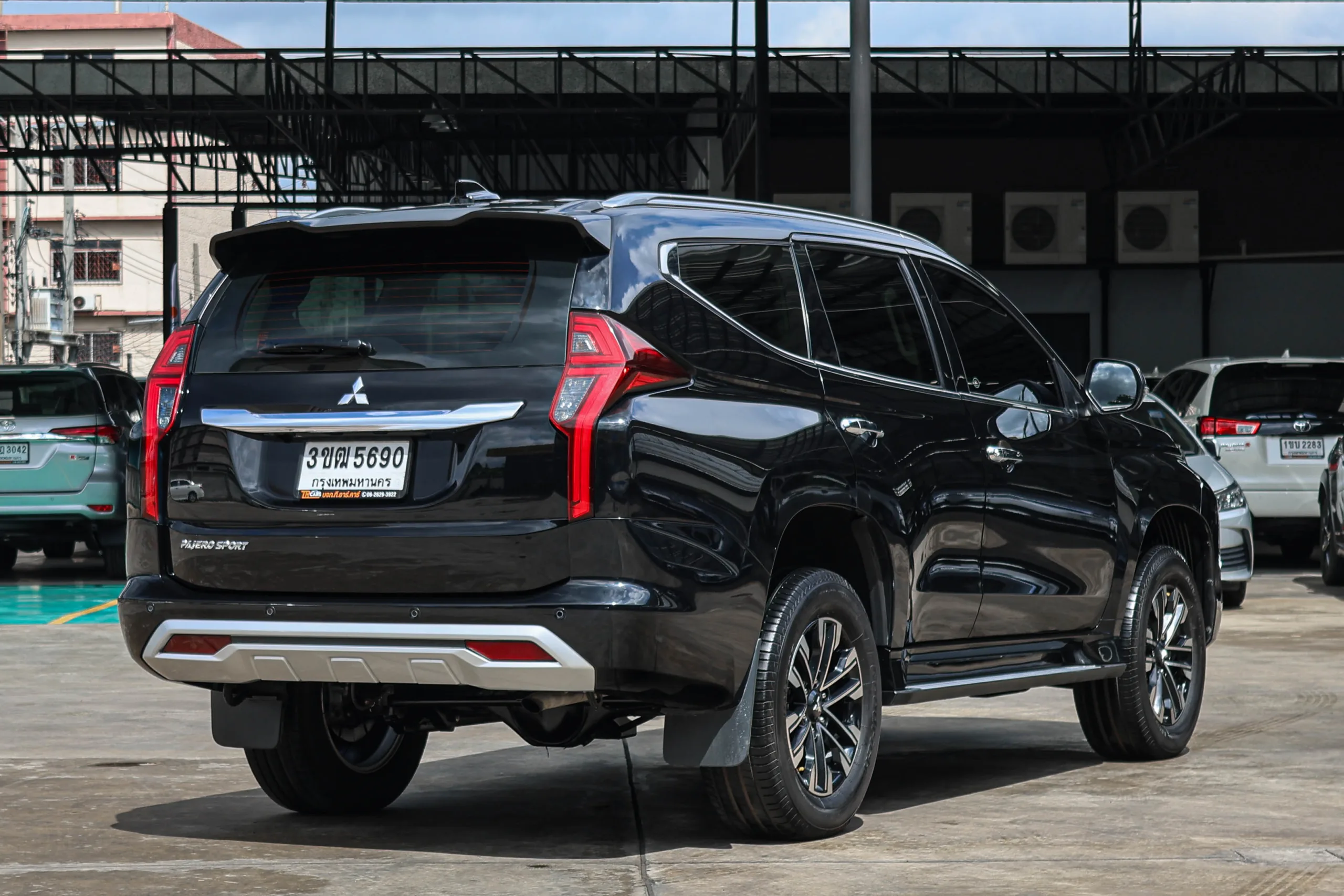 2022 Mitsubishi PAJERO SPORT 2.4 (ปี 19-24) GT Premium SUV - Image 5