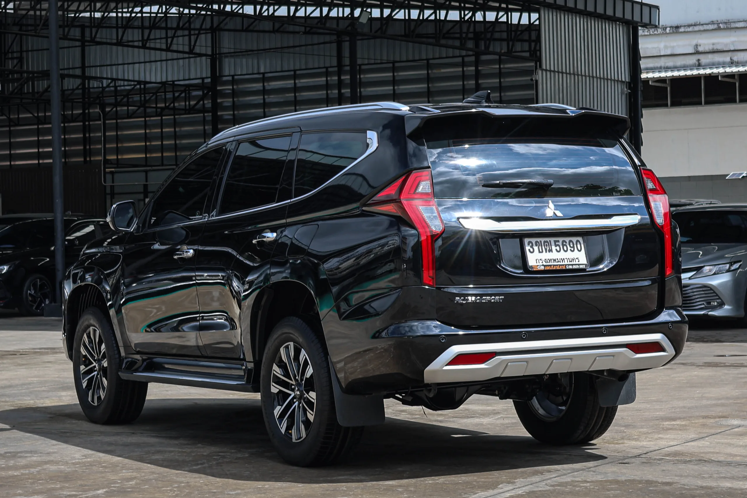 2022 Mitsubishi PAJERO SPORT 2.4 (ปี 19-24) GT Premium SUV - Image 6