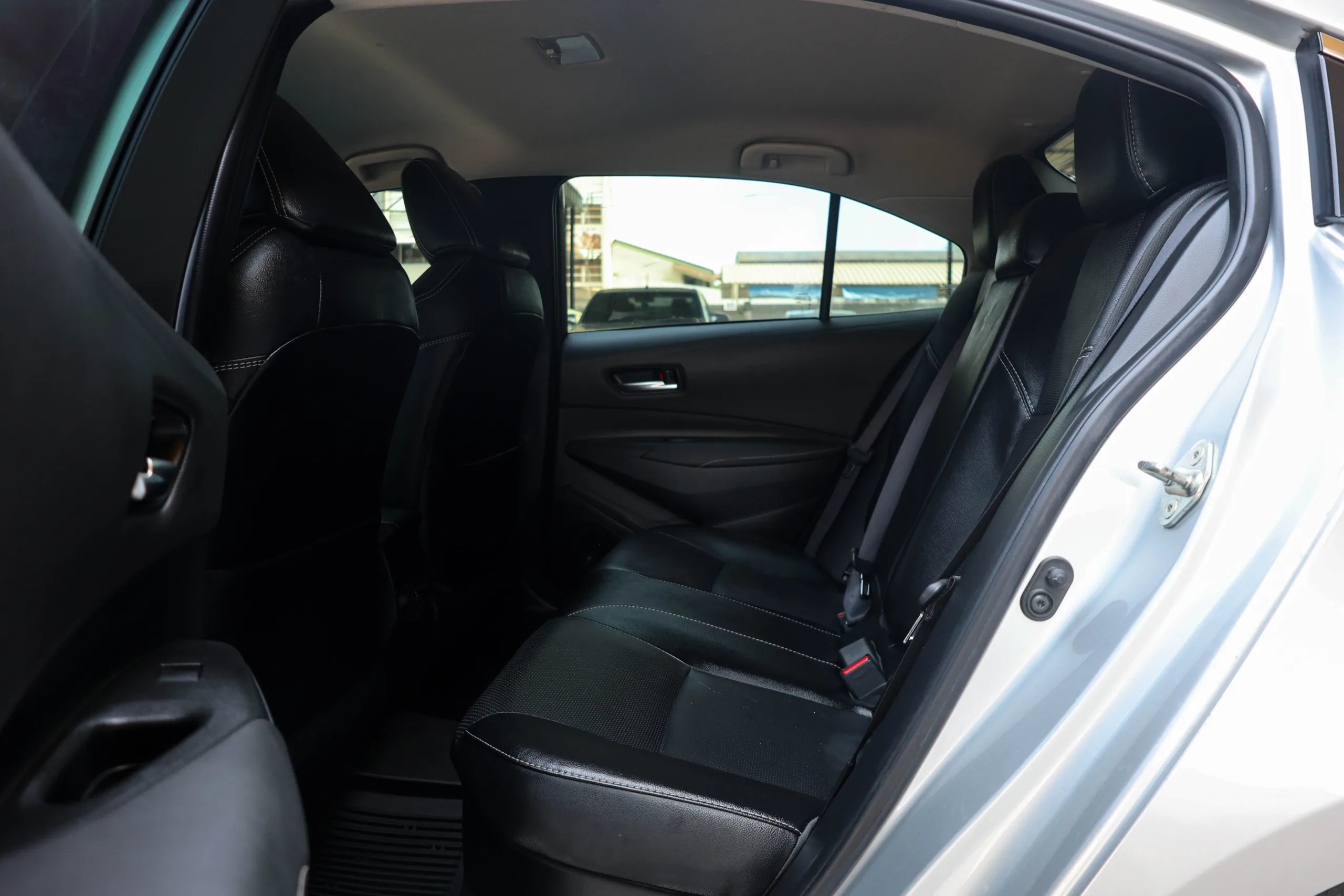 2021 Toyota Corolla Altis 1.8 (ปี 19-25) Hybrid Mid Sedan - Image 19