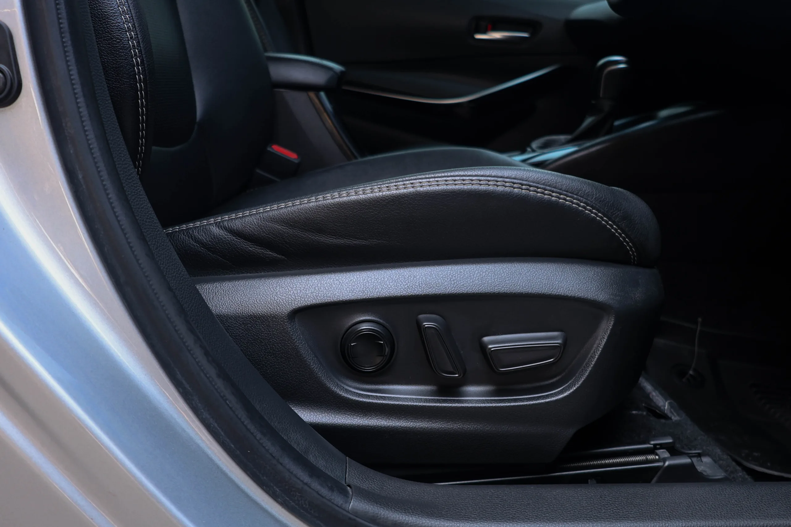 2021 Toyota Corolla Altis 1.8 (ปี 19-25) Hybrid Mid Sedan - Image 22