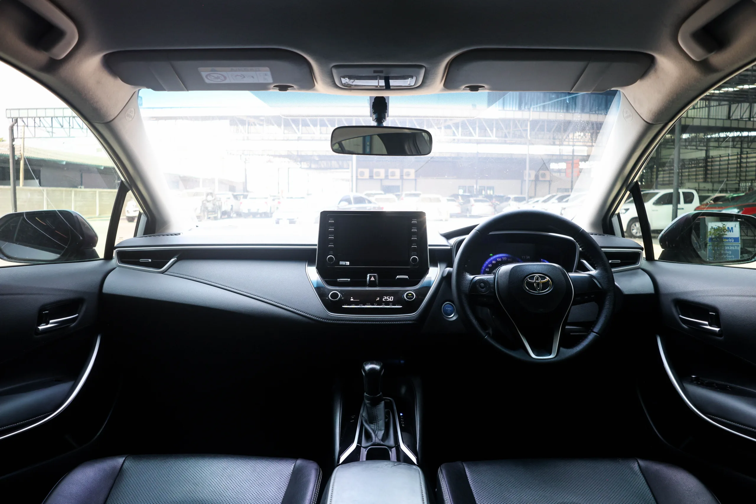 2021 Toyota Corolla Altis 1.8 (ปี 19-25) Hybrid Mid Sedan - Image 12