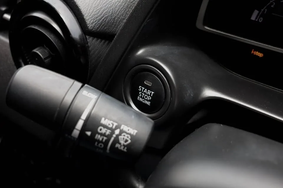 2021 Mazda 2 1.3 (ปี 15-25) E Sedan - Image 11