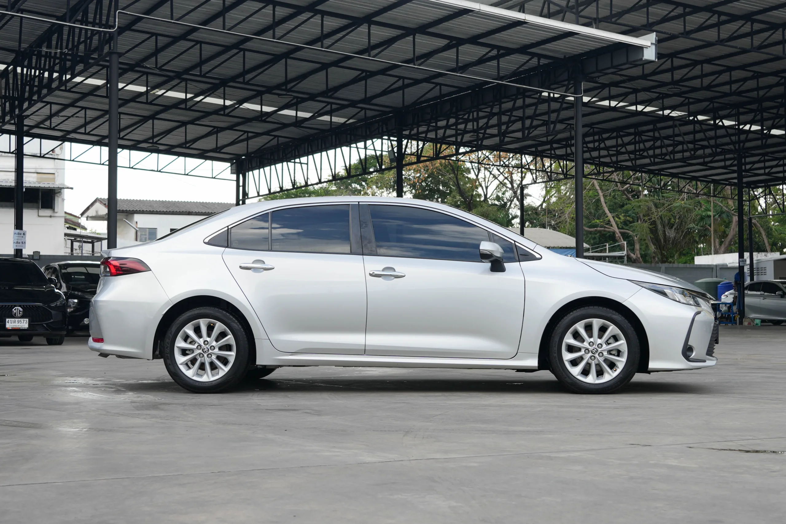2021 Toyota Corolla Altis 1.6 (ปี 19-25) G Sedan - Image 9