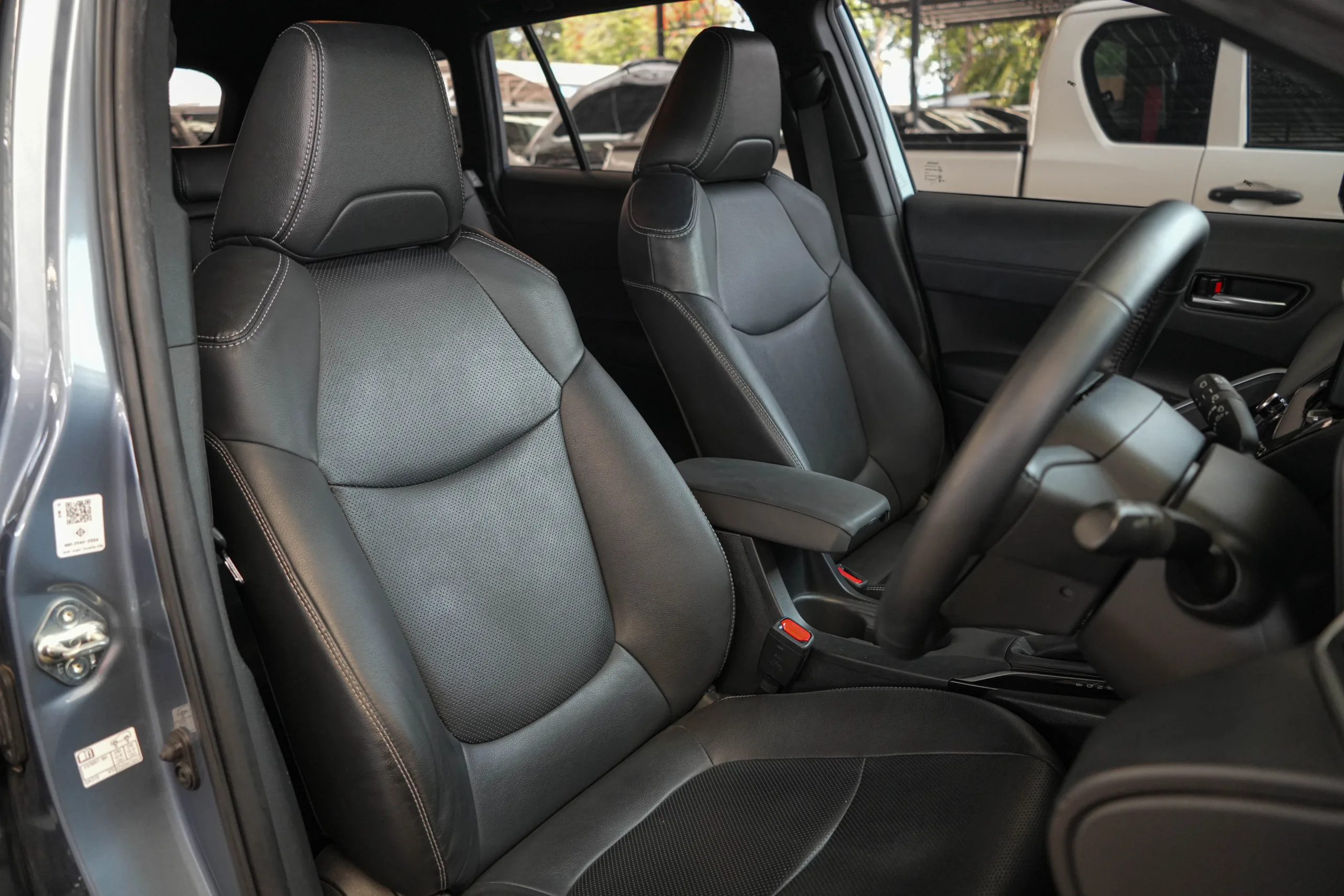 2023 Toyota Corolla Cross 1.8 (ปี 20-26) Hybrid Smart SUV - Image 13