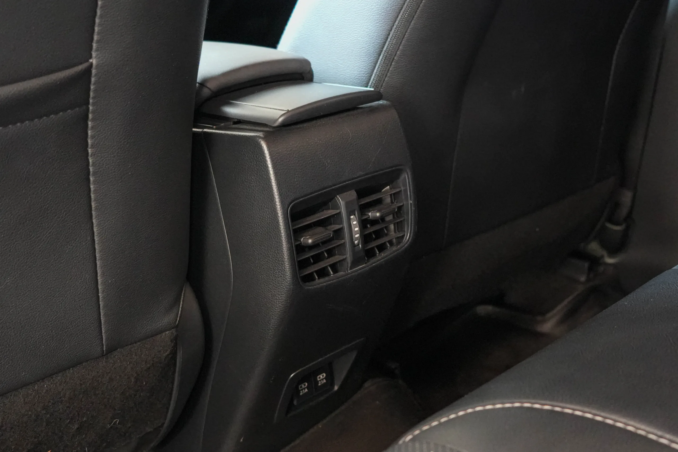 2023 Toyota Corolla Cross 1.8 (ปี 20-26) Hybrid Smart SUV - Image 21