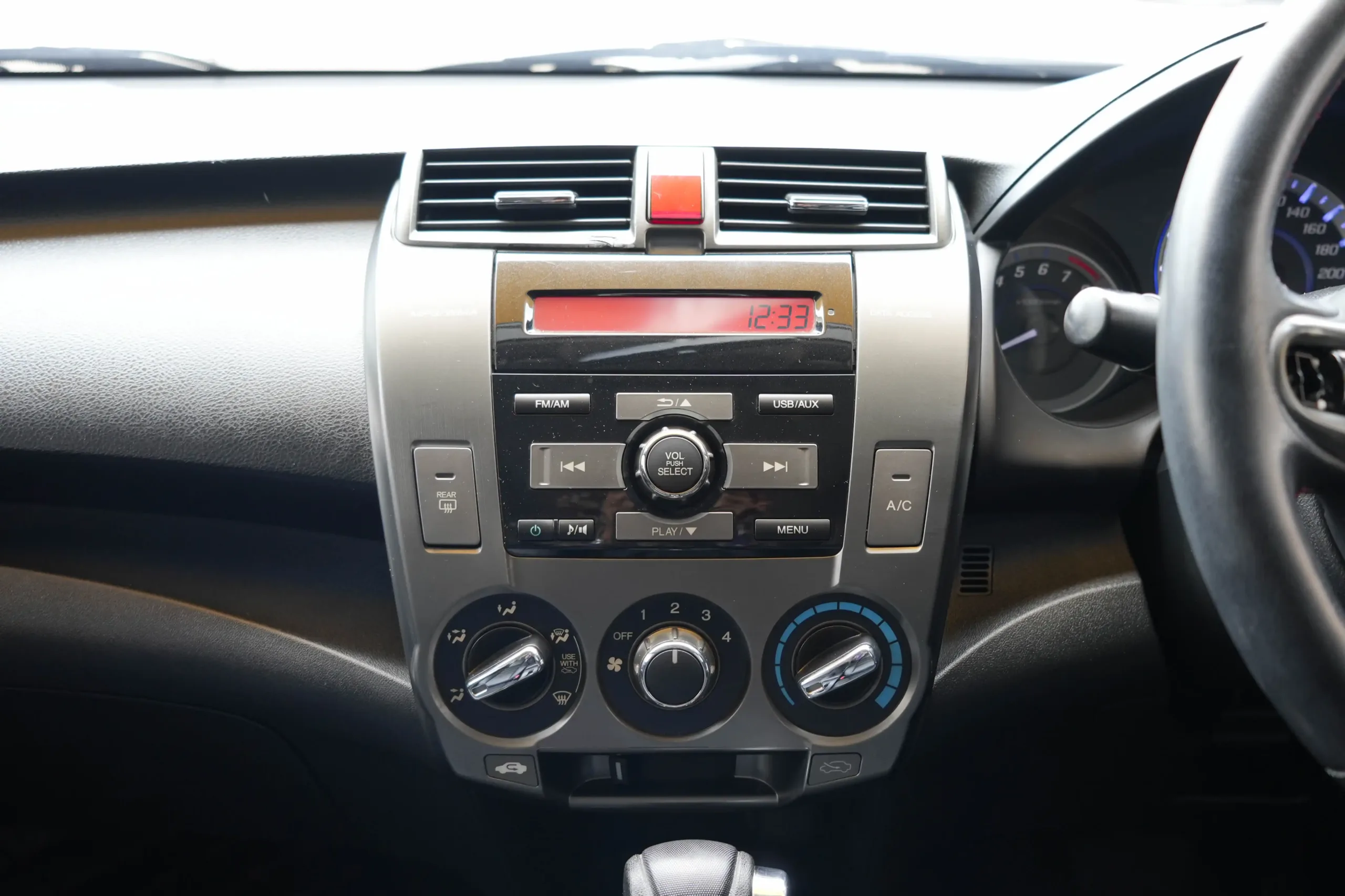 2013 Honda City 1.5 (ปี 08-14) SV Sedan - Image 17