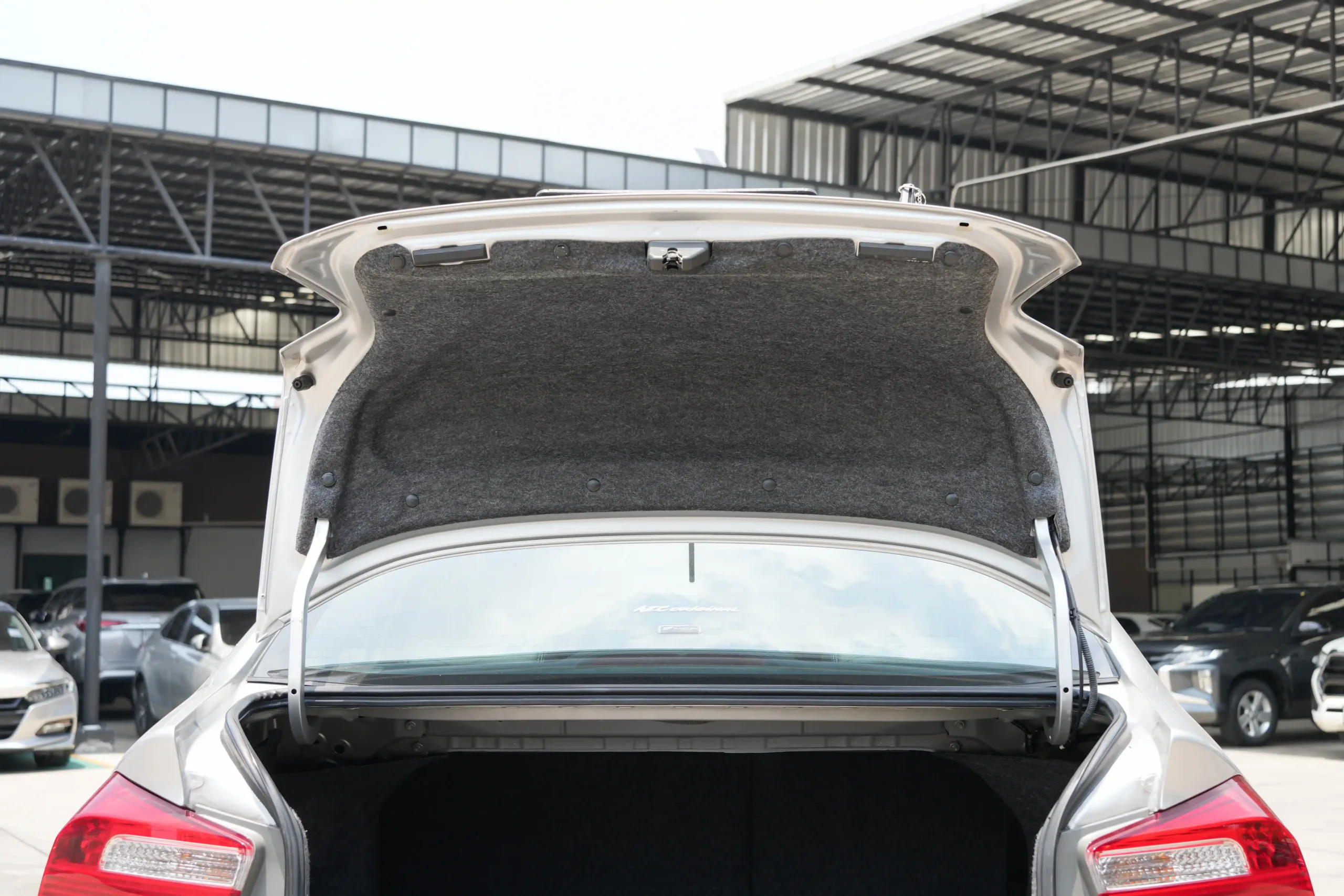 2013 Honda City 1.5 (ปี 08-14) SV Sedan - Image 15