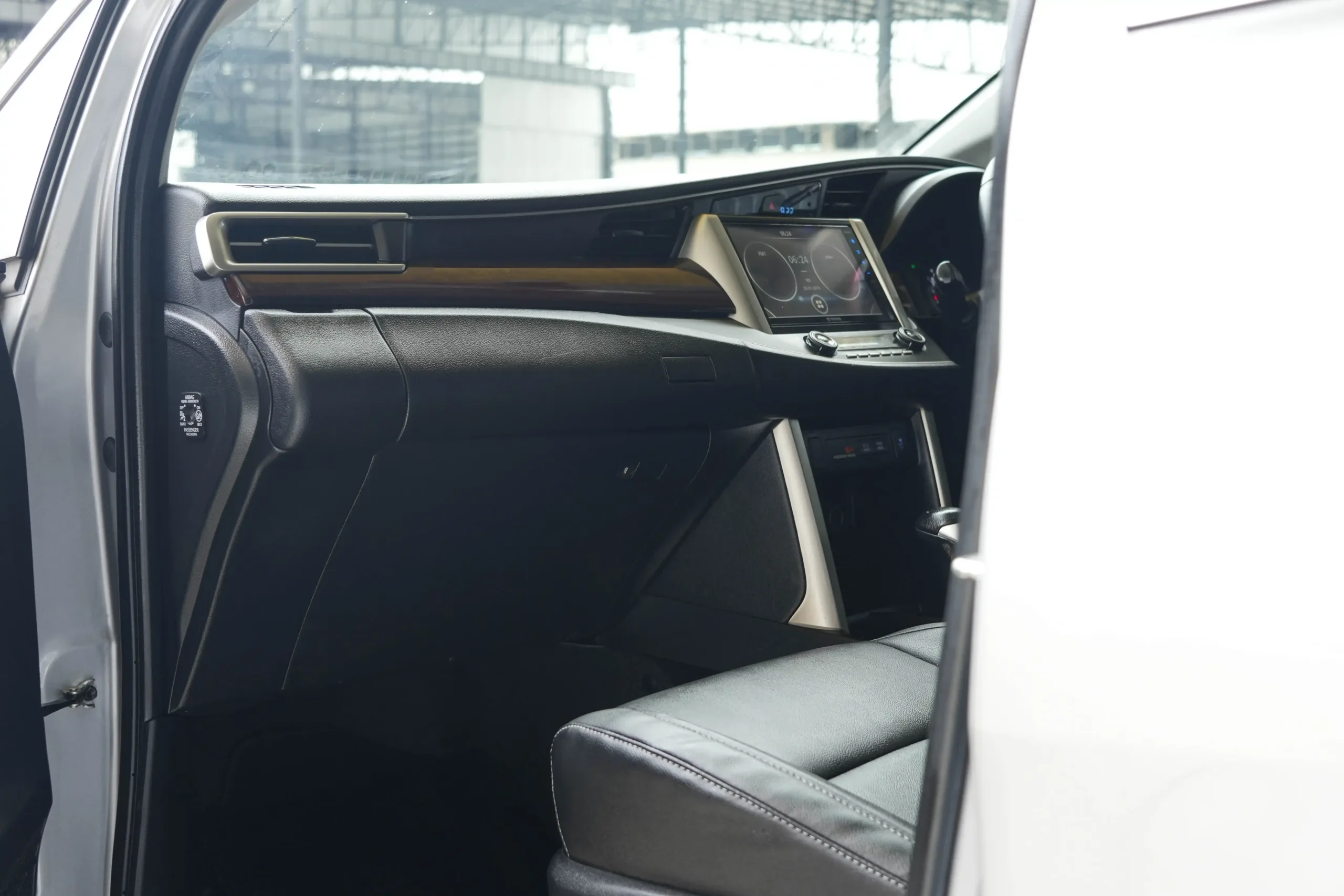 2021 Toyota INNOVA 2.8 (ปี 16-22) Crysta Premium Wagon - Image 20