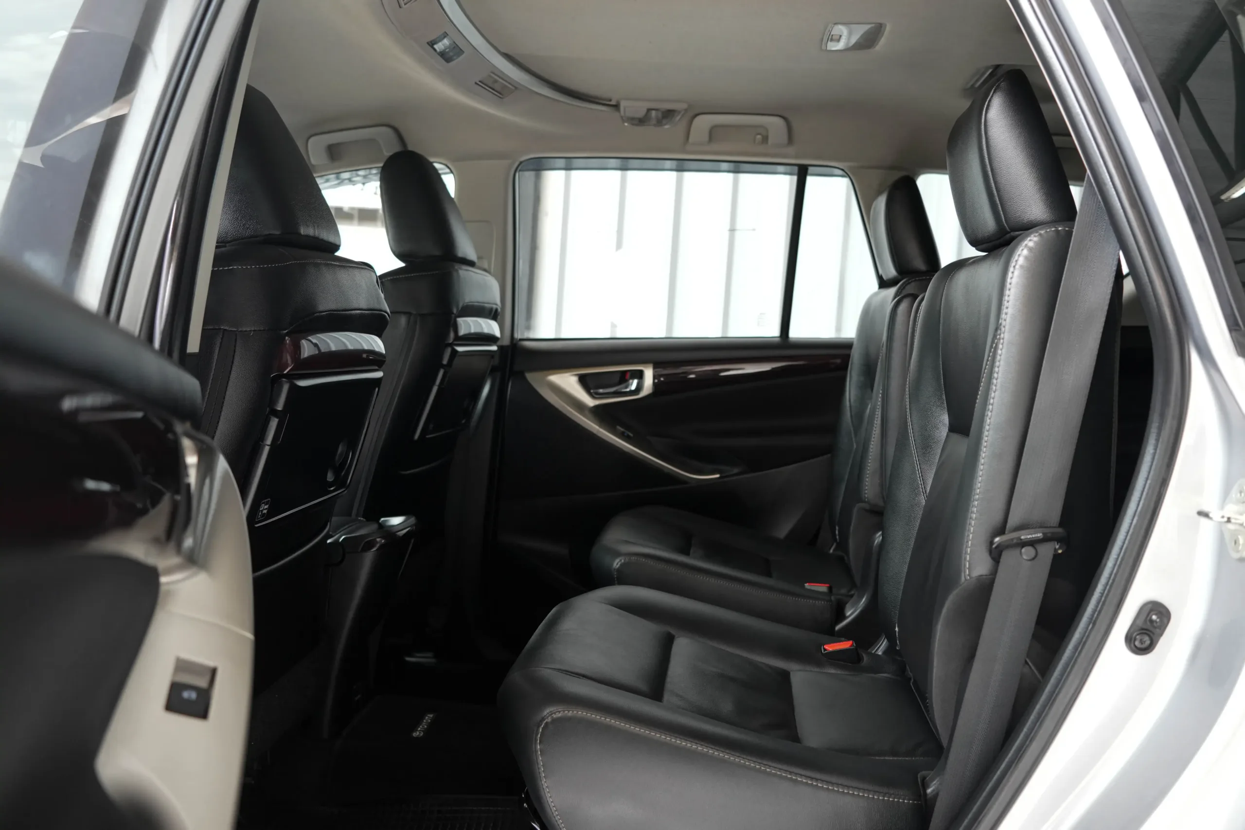 2021 Toyota INNOVA 2.8 (ปี 16-22) Crysta Premium Wagon - Image 22