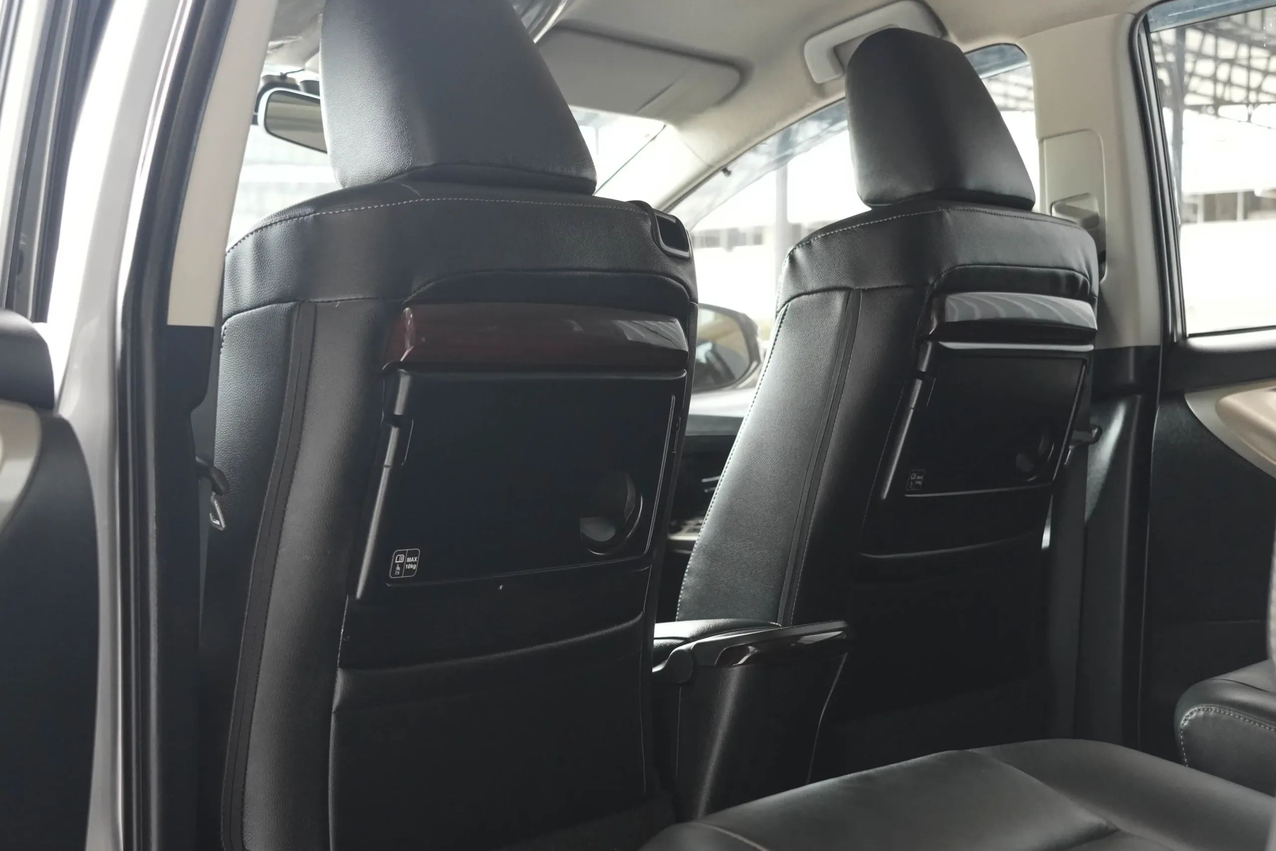2021 Toyota INNOVA 2.8 (ปี 16-22) Crysta Premium Wagon - Image 23