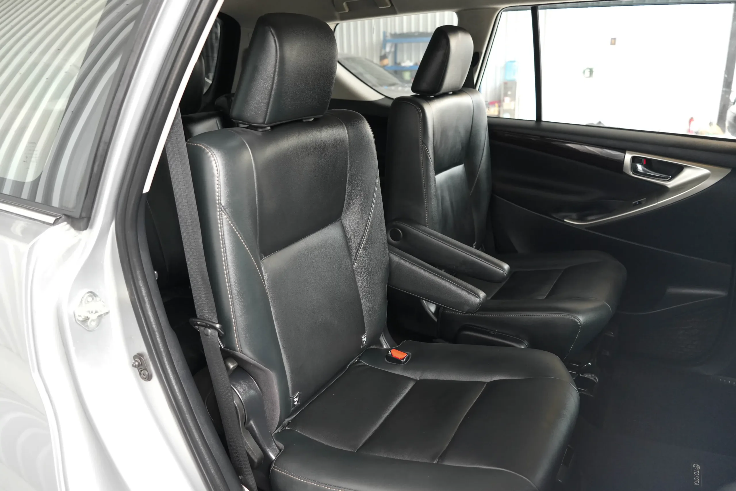 2021 Toyota INNOVA 2.8 (ปี 16-22) Crysta Premium Wagon - Image 24