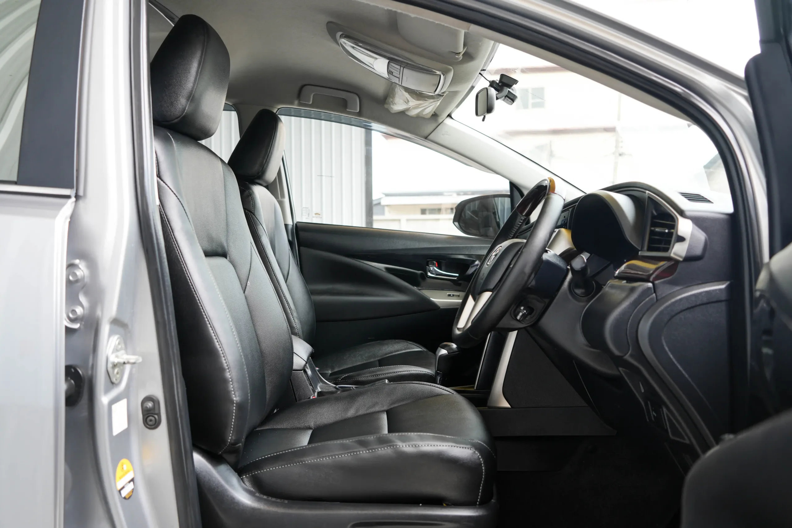 2021 Toyota INNOVA 2.8 (ปี 16-22) Crysta Premium Wagon - Image 25