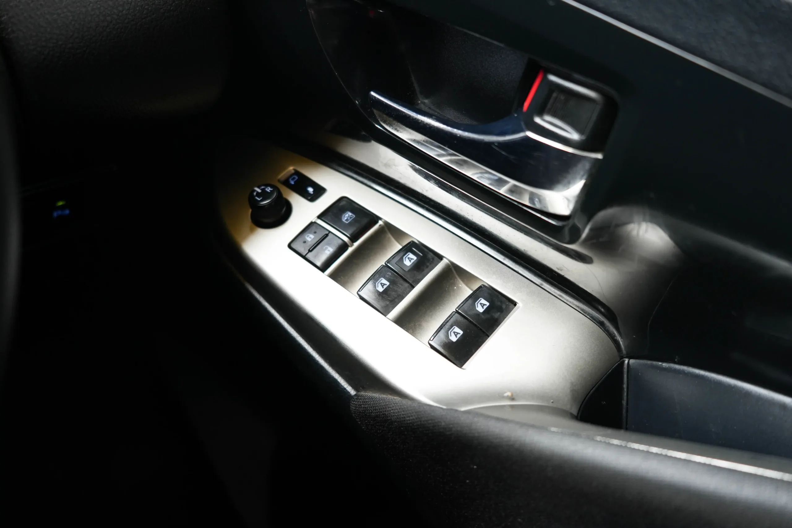 2021 Toyota INNOVA 2.8 (ปี 16-22) Crysta Premium Wagon - Image 18