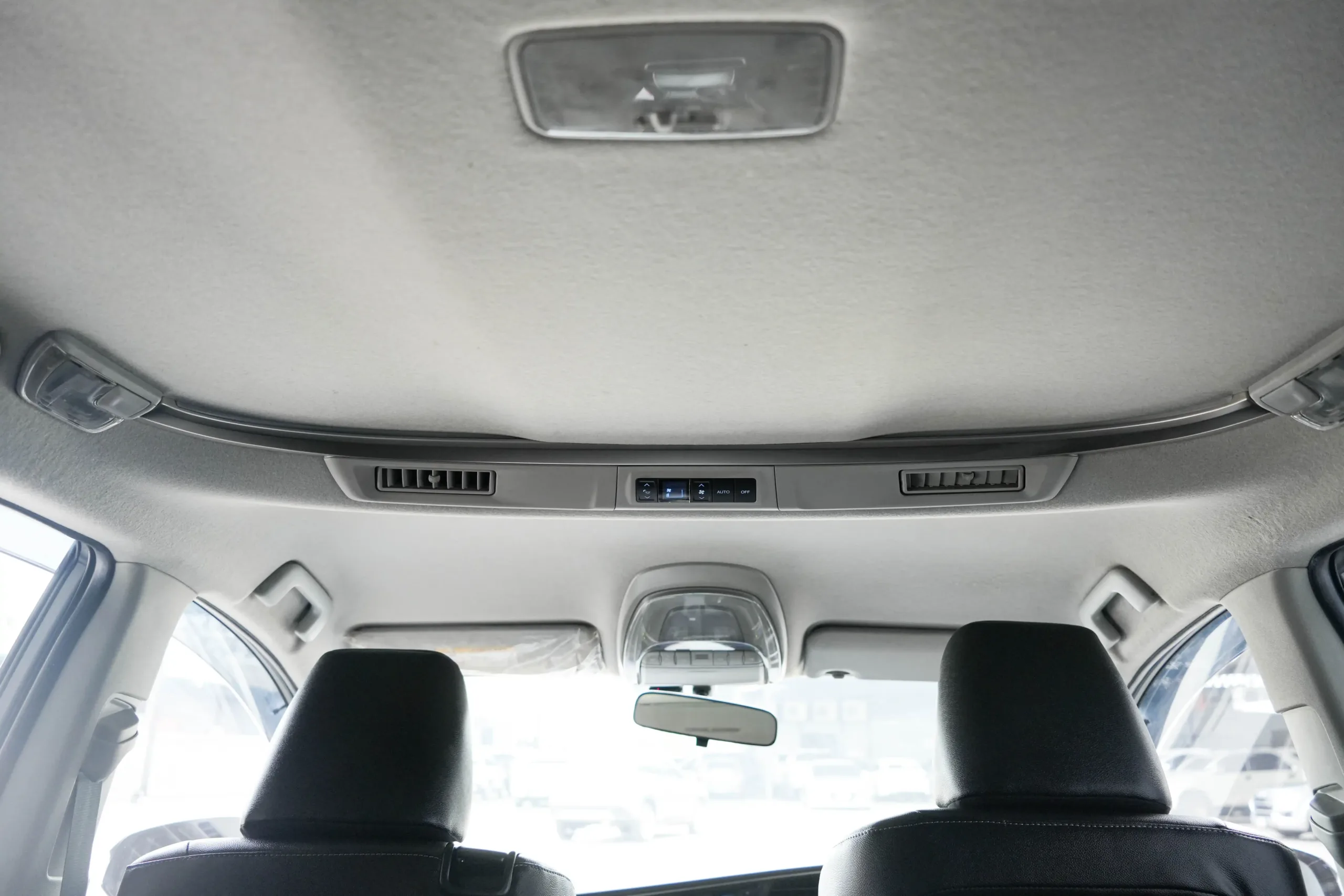 2021 Toyota INNOVA 2.8 (ปี 16-22) Crysta Premium Wagon - Image 31