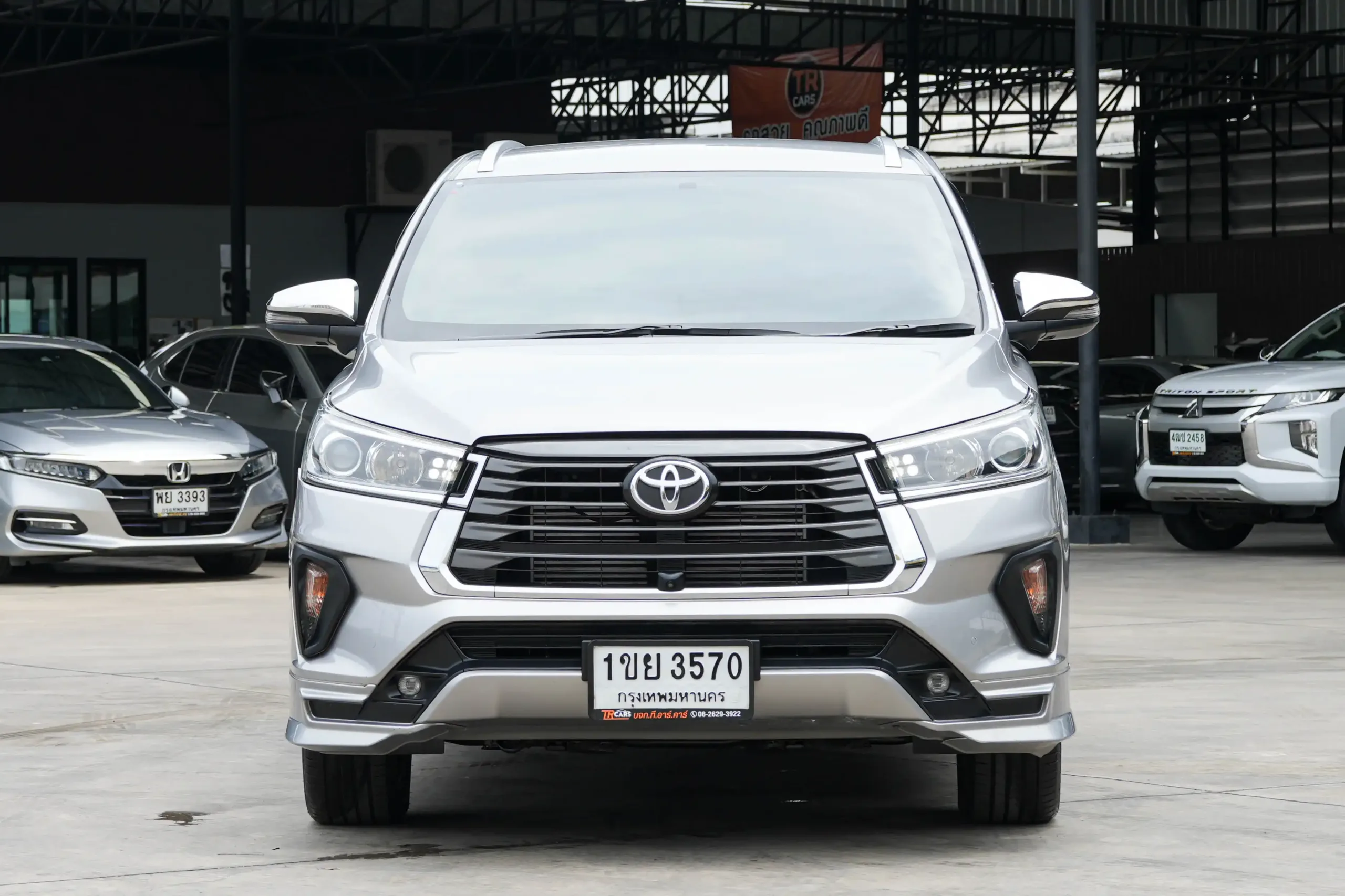 2021 Toyota INNOVA 2.8 (ปี 16-22) Crysta Premium Wagon - Image 3