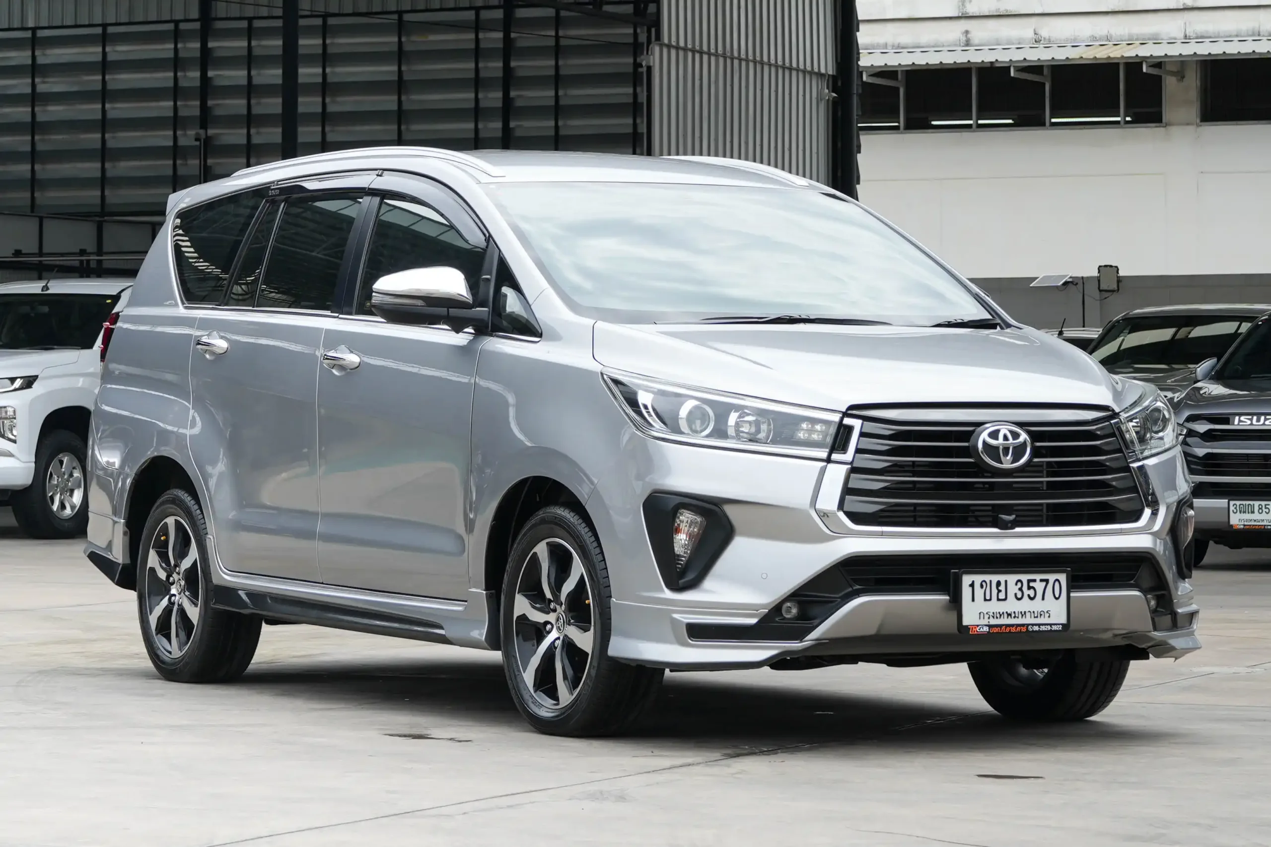 2021 Toyota INNOVA 2.8 (ปี 16-22) Crysta Premium Wagon - Image 2