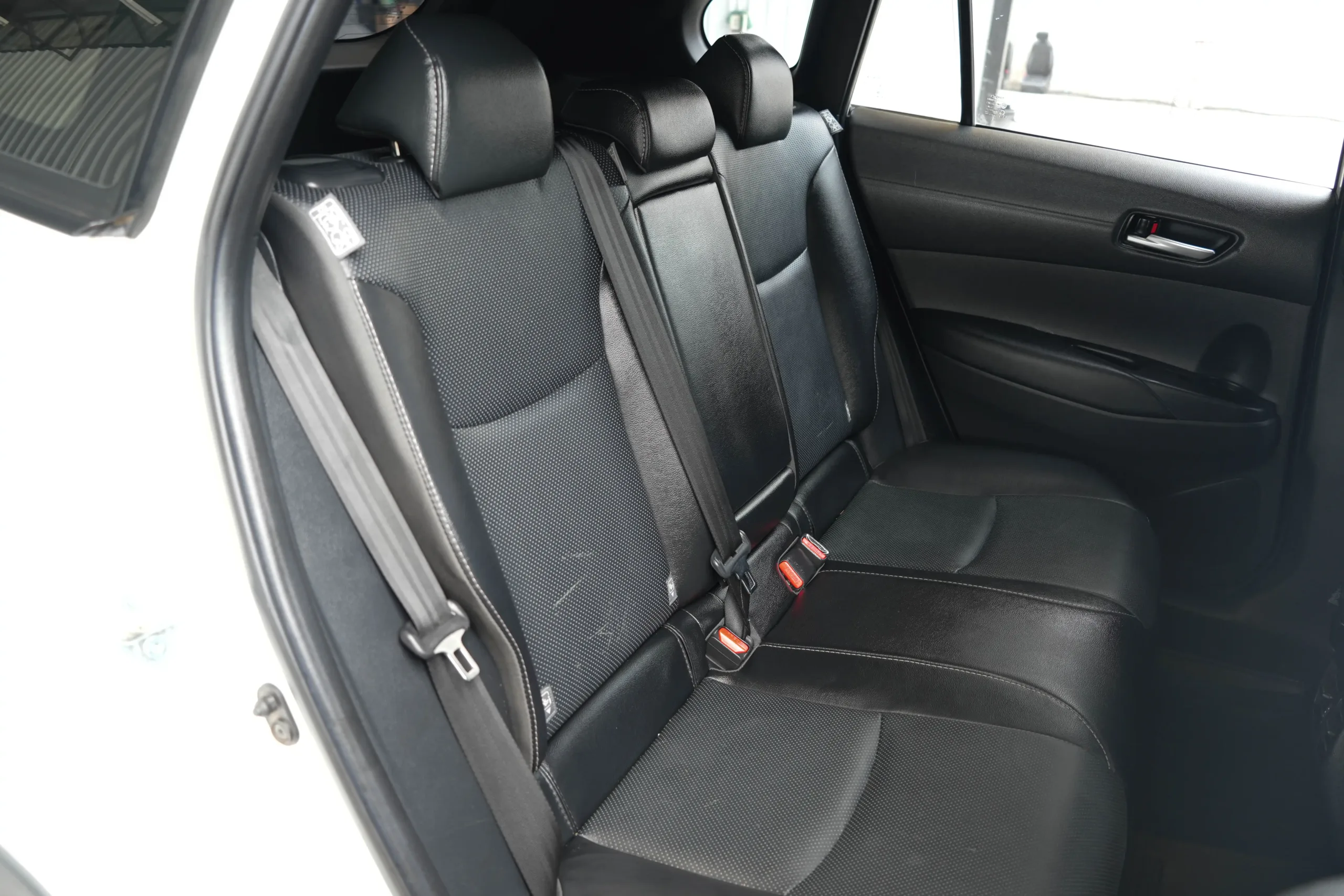 2021 Toyota Corolla Cross 1.8 (ปี 20-26) Hybrid Smart SUV #9กก-8916 - Image 20