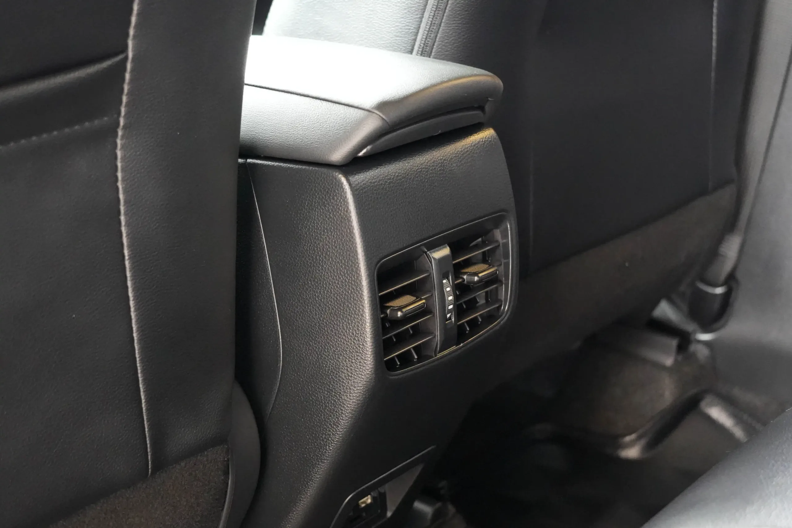 2021 Toyota Corolla Cross 1.8 (ปี 20-26) Hybrid Smart SUV #9กฎ-2852 - Image 16