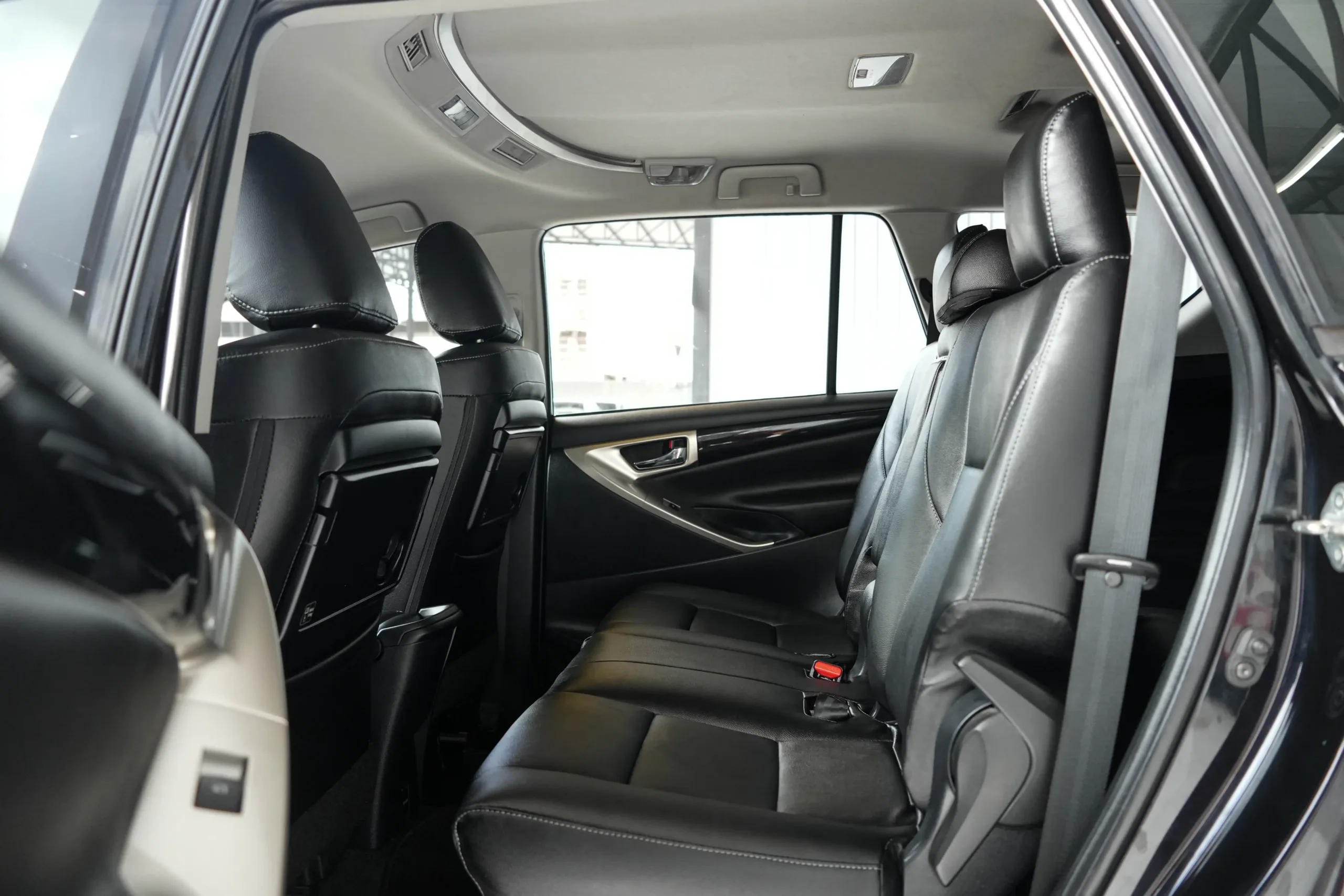 2022 Toyota INNOVA 2.8 (ปี 16-22) Crysta Wagon - Image 19