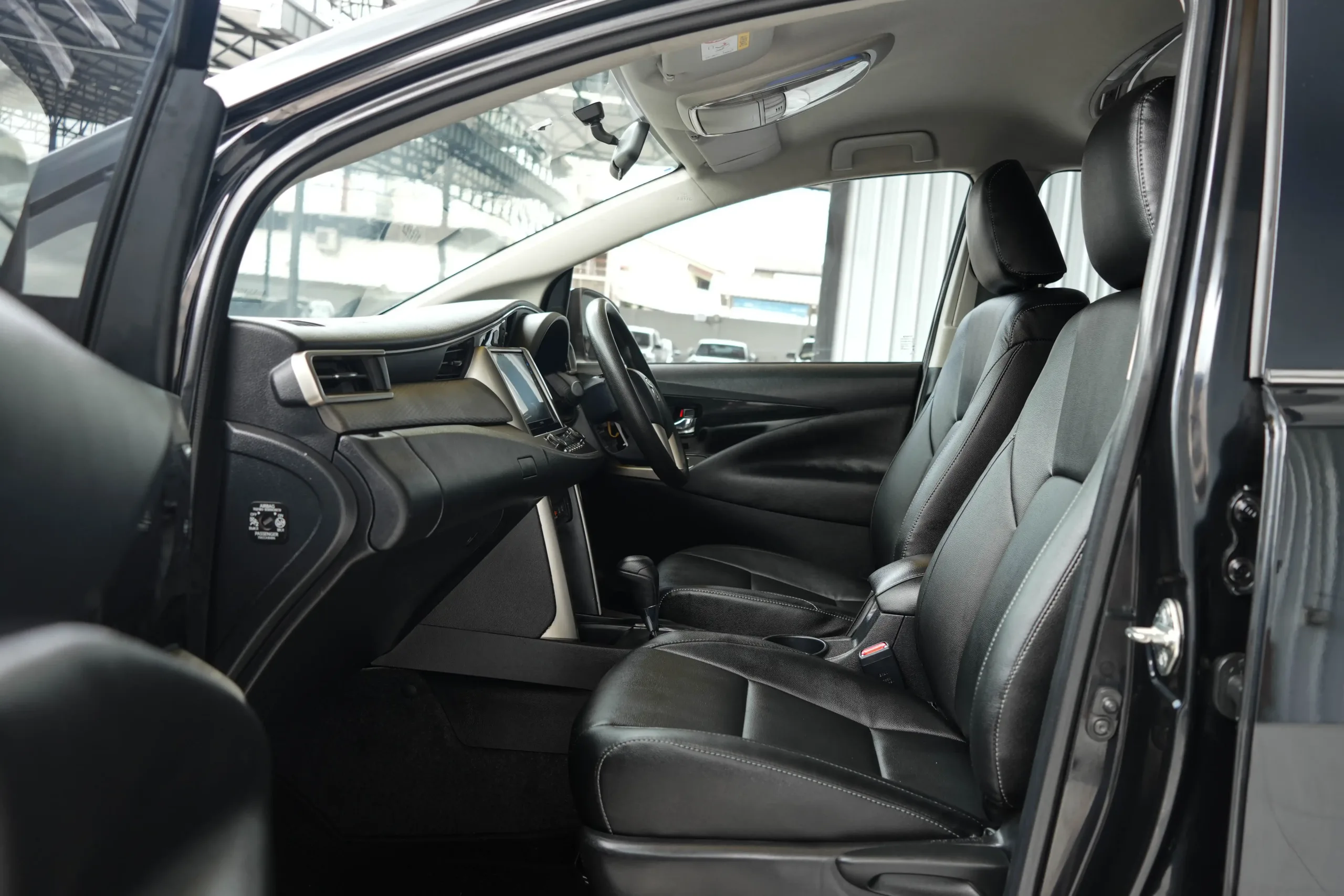 2022 Toyota INNOVA 2.8 (ปี 16-22) Crysta Wagon - Image 17