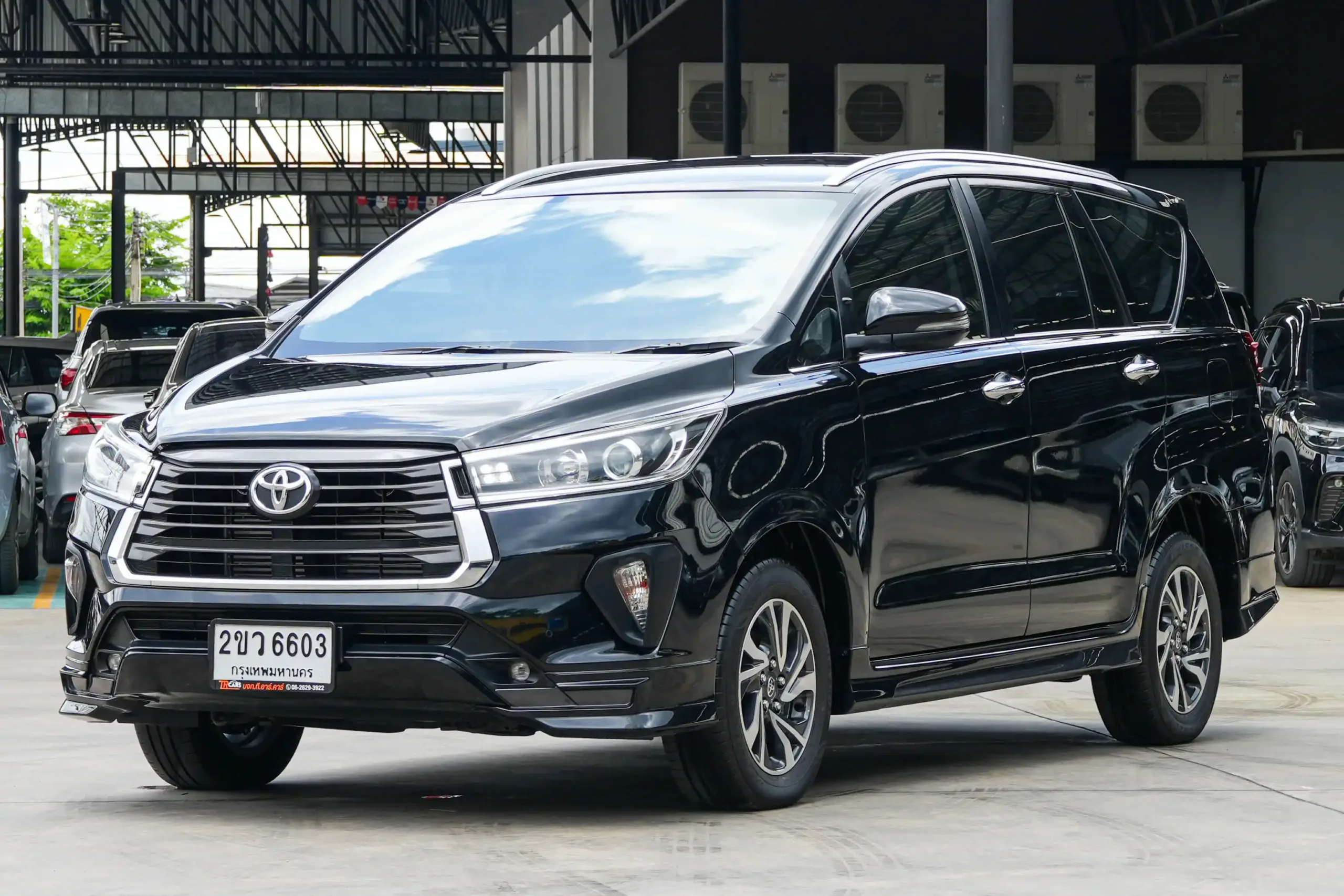 2022 Toyota INNOVA 2.8 (ปี 16-22) Crysta Wagon - Image 4