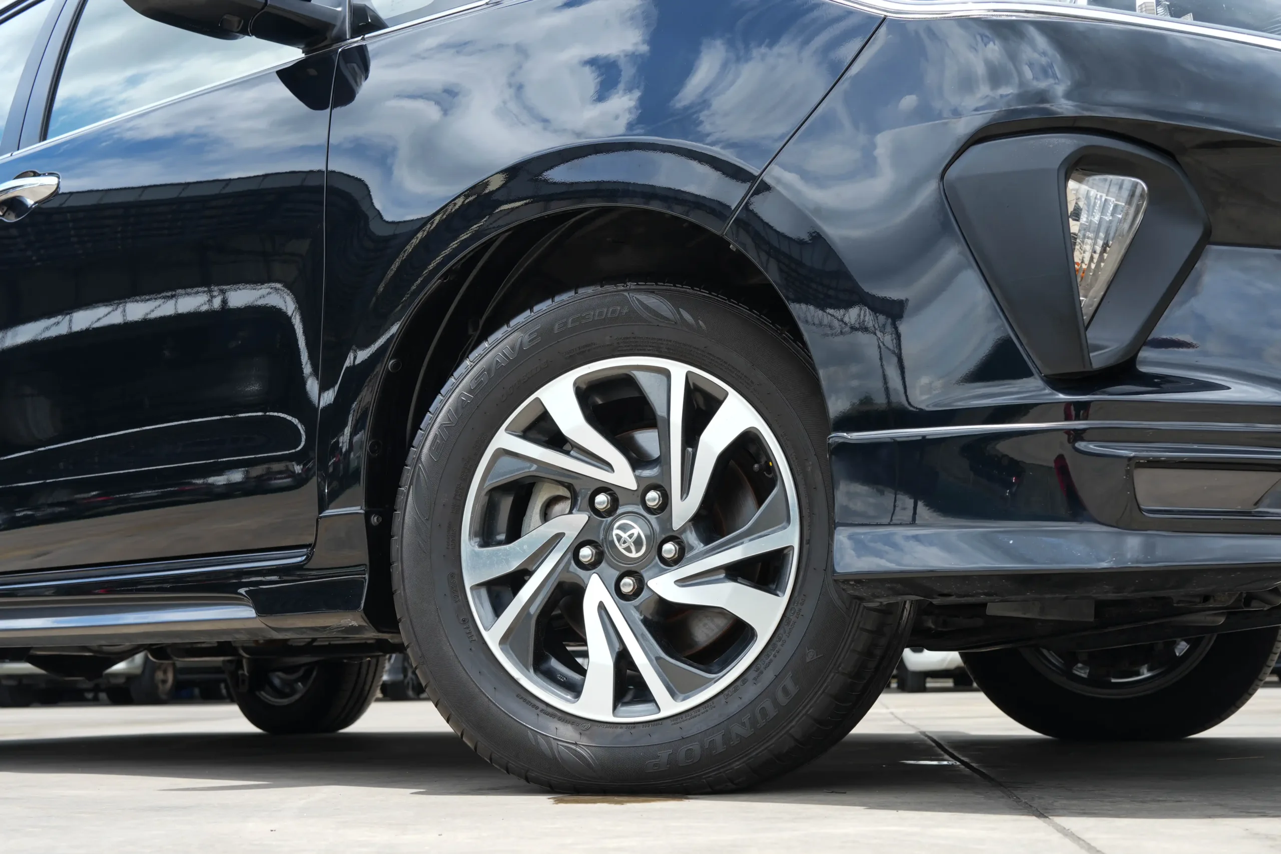 2022 Toyota INNOVA 2.8 (ปี 16-22) Crysta Wagon - Image 6