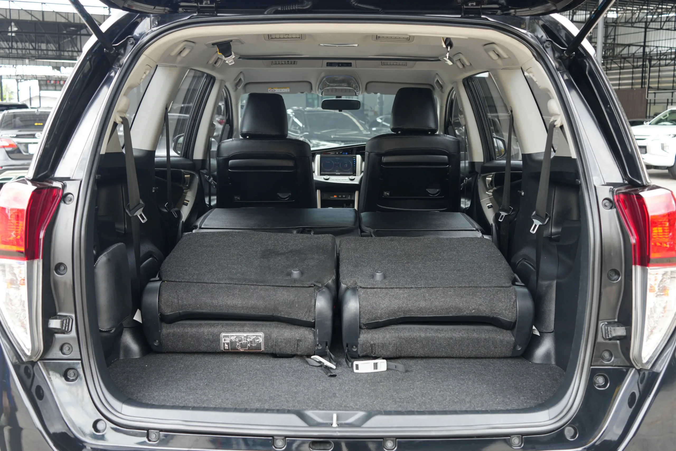 2022 Toyota INNOVA 2.8 (ปี 16-22) Crysta Wagon - Image 29
