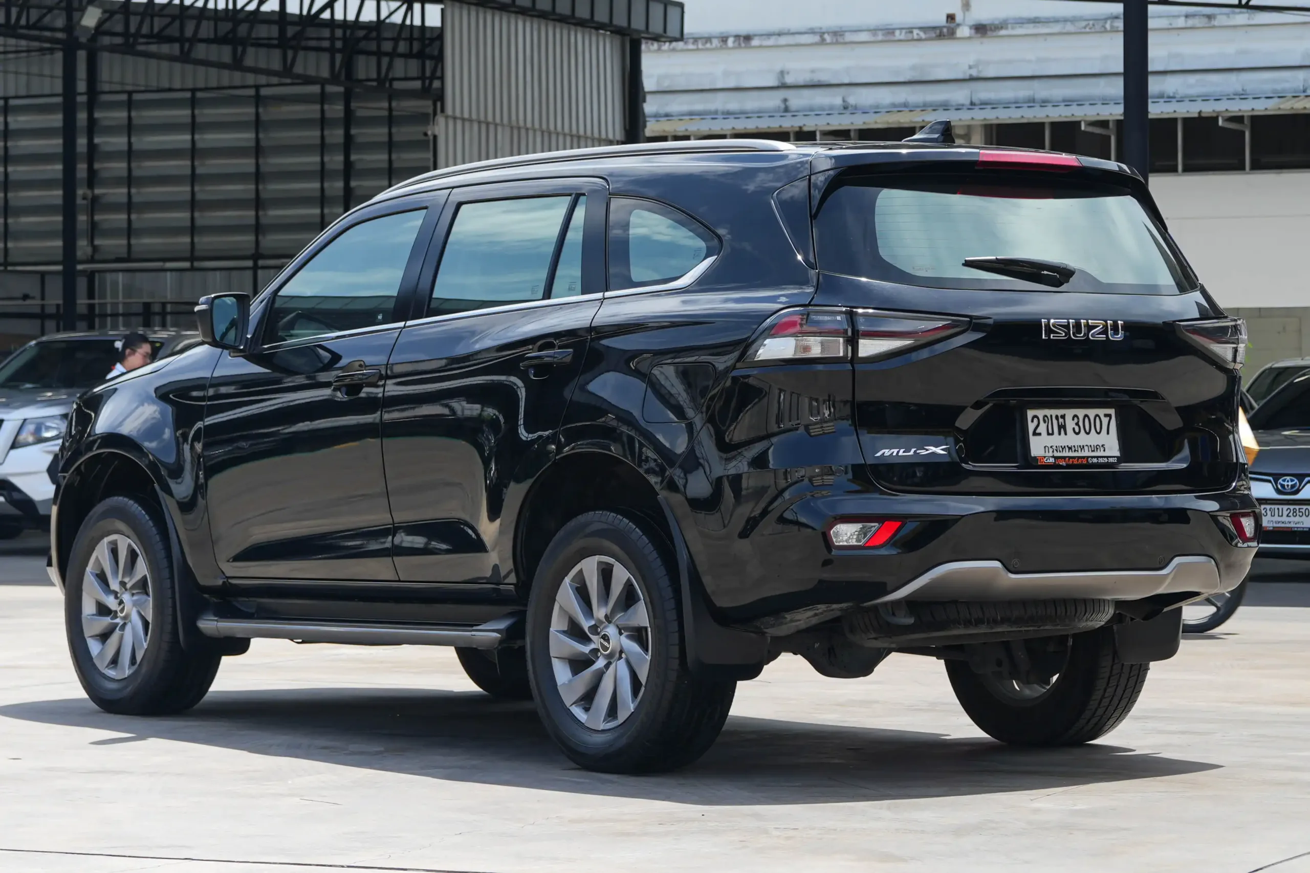 2022 Isuzu MU-X 1.9 (ปี 20-26) Elegant SUV - Image 5