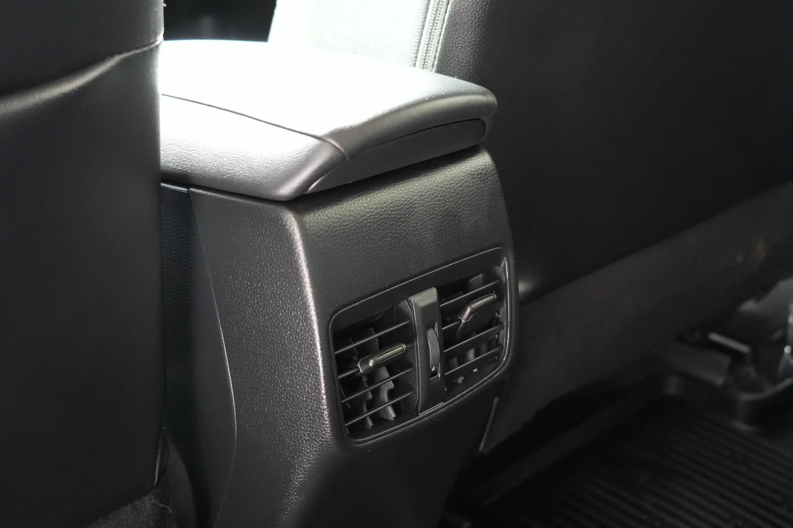 2022 Toyota Corolla Altis 1.6 (ปี 19-25) G Sedan #2ขย-8156 - Image 18