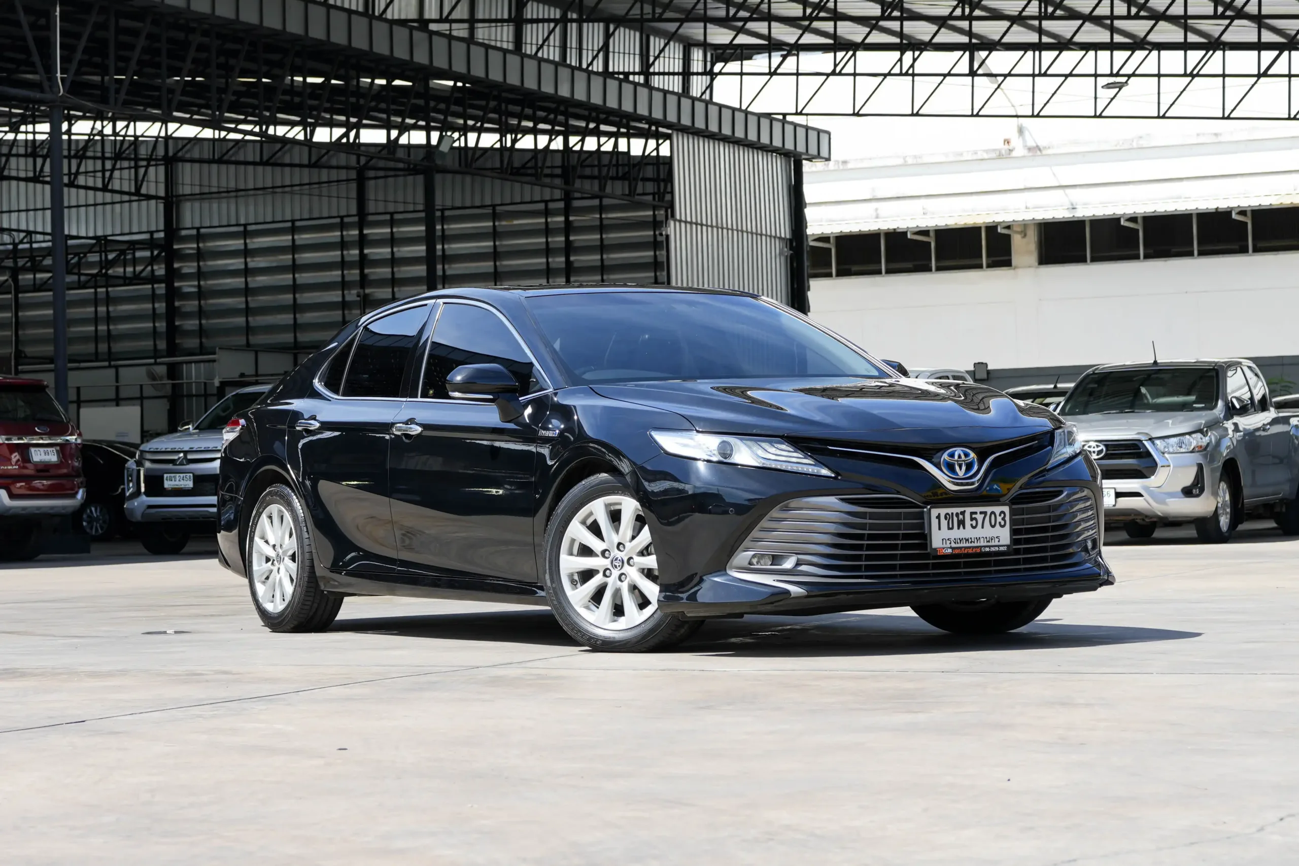 2021 Toyota CAMRY 2.5 (ปี 18-24) Hybrid Sedan #1ขฬ-5703 - Image 2