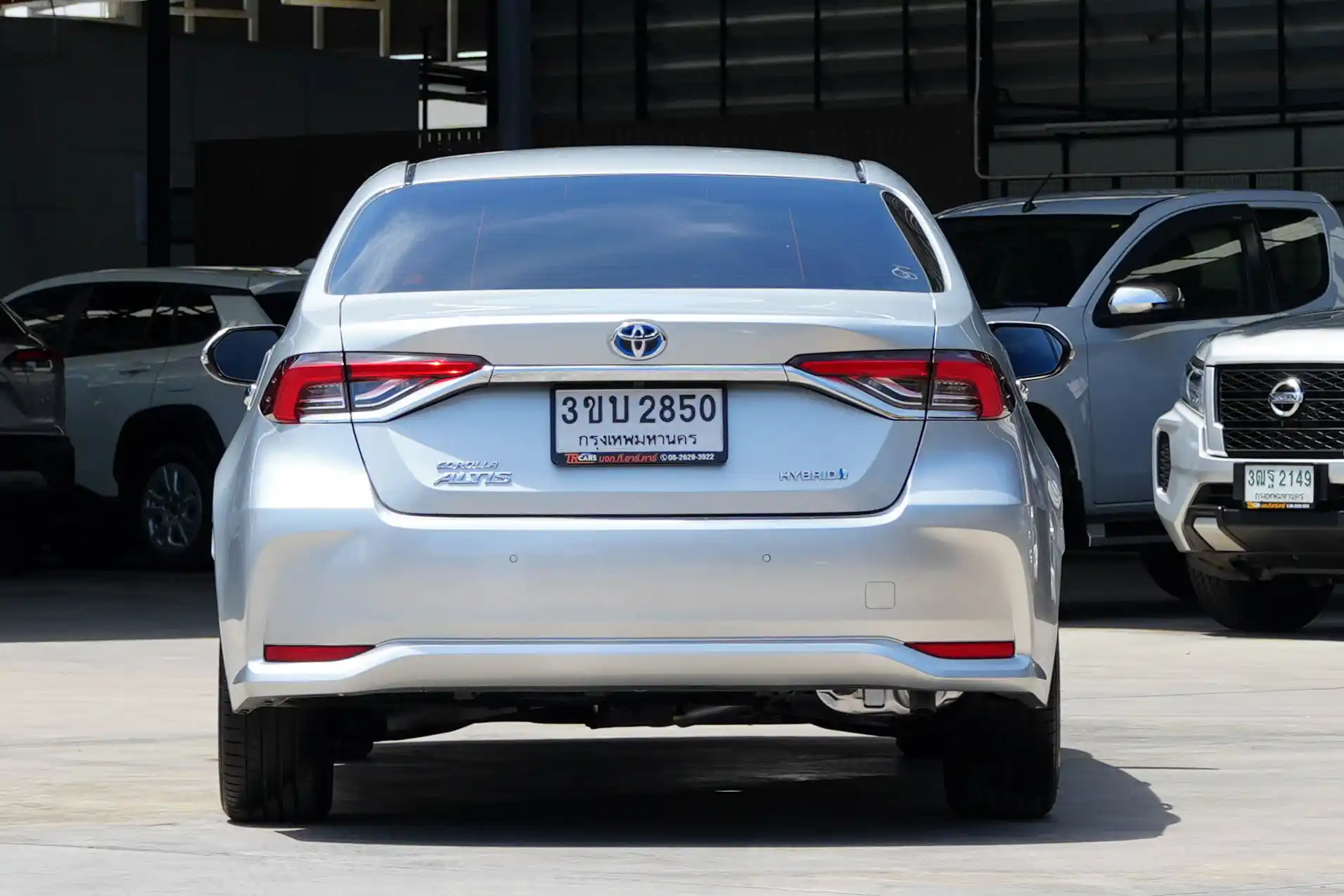 2022 Toyota Corolla Altis 1.8 (ปี 19-25) Hybrid Premium Sedan - Image 3