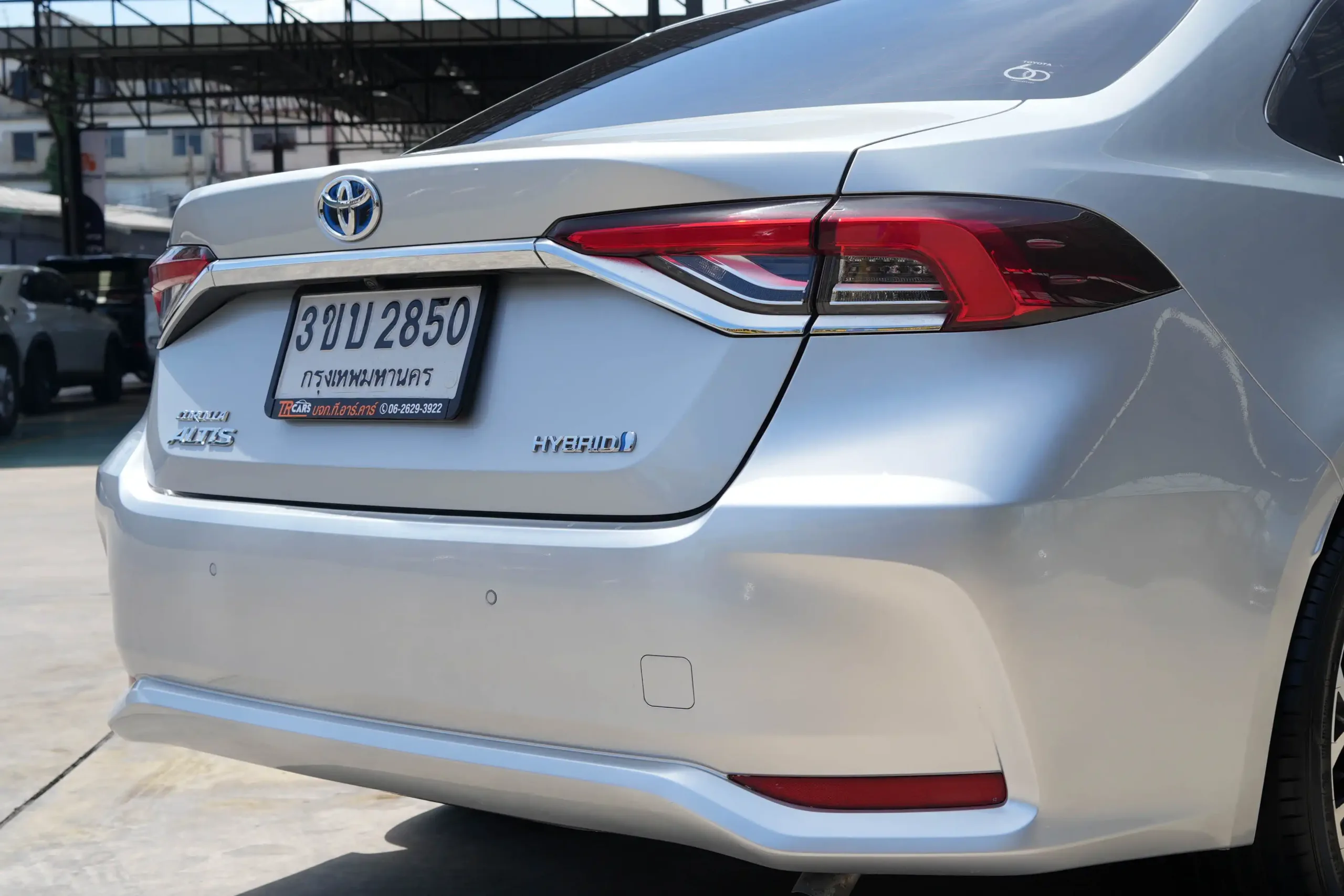 2022 Toyota Corolla Altis 1.8 (ปี 19-25) Hybrid Premium Sedan - Image 10