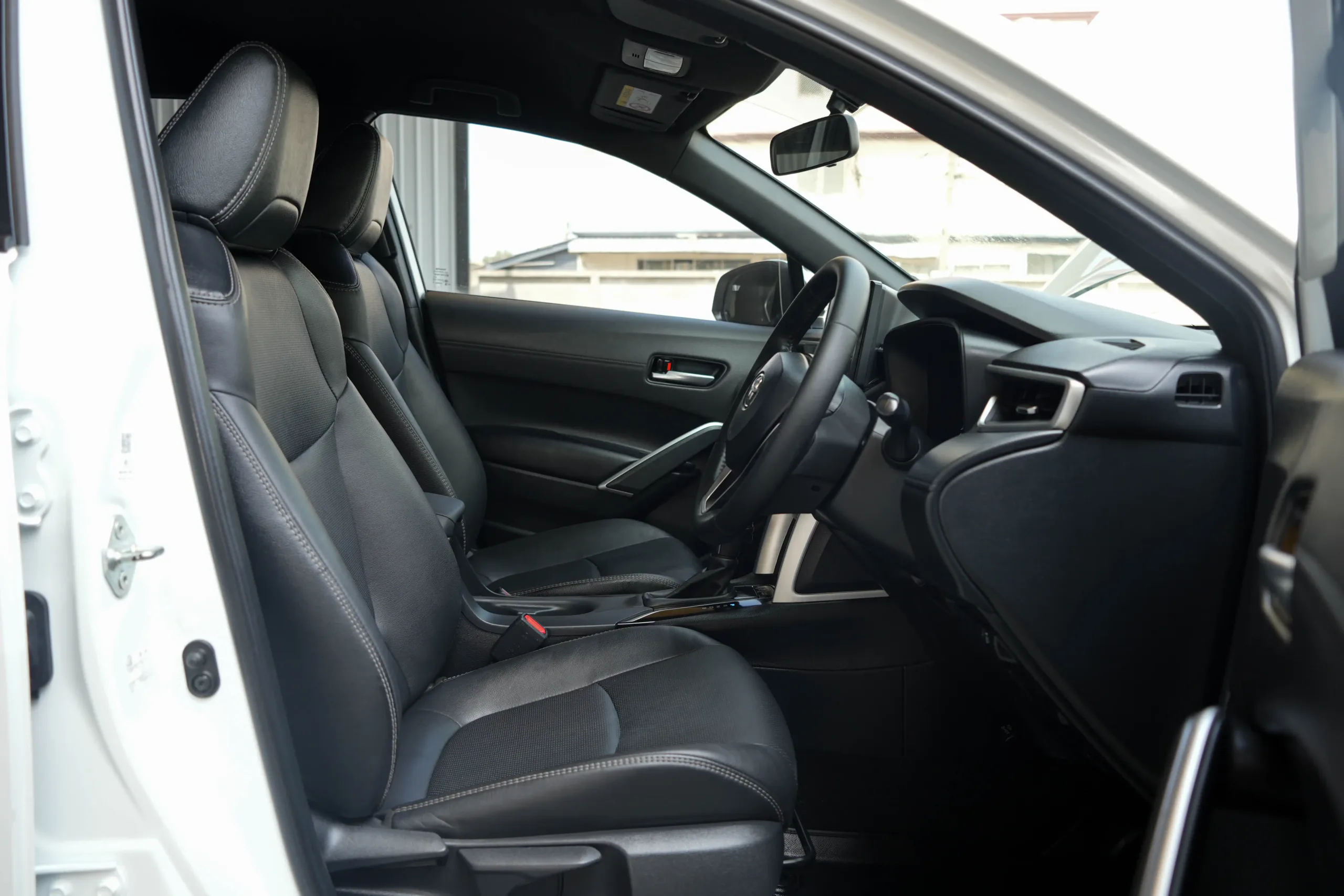2021 Toyota Corolla Cross 1.8 (ปี 20-26) Hybrid Smart SUV - Image 11