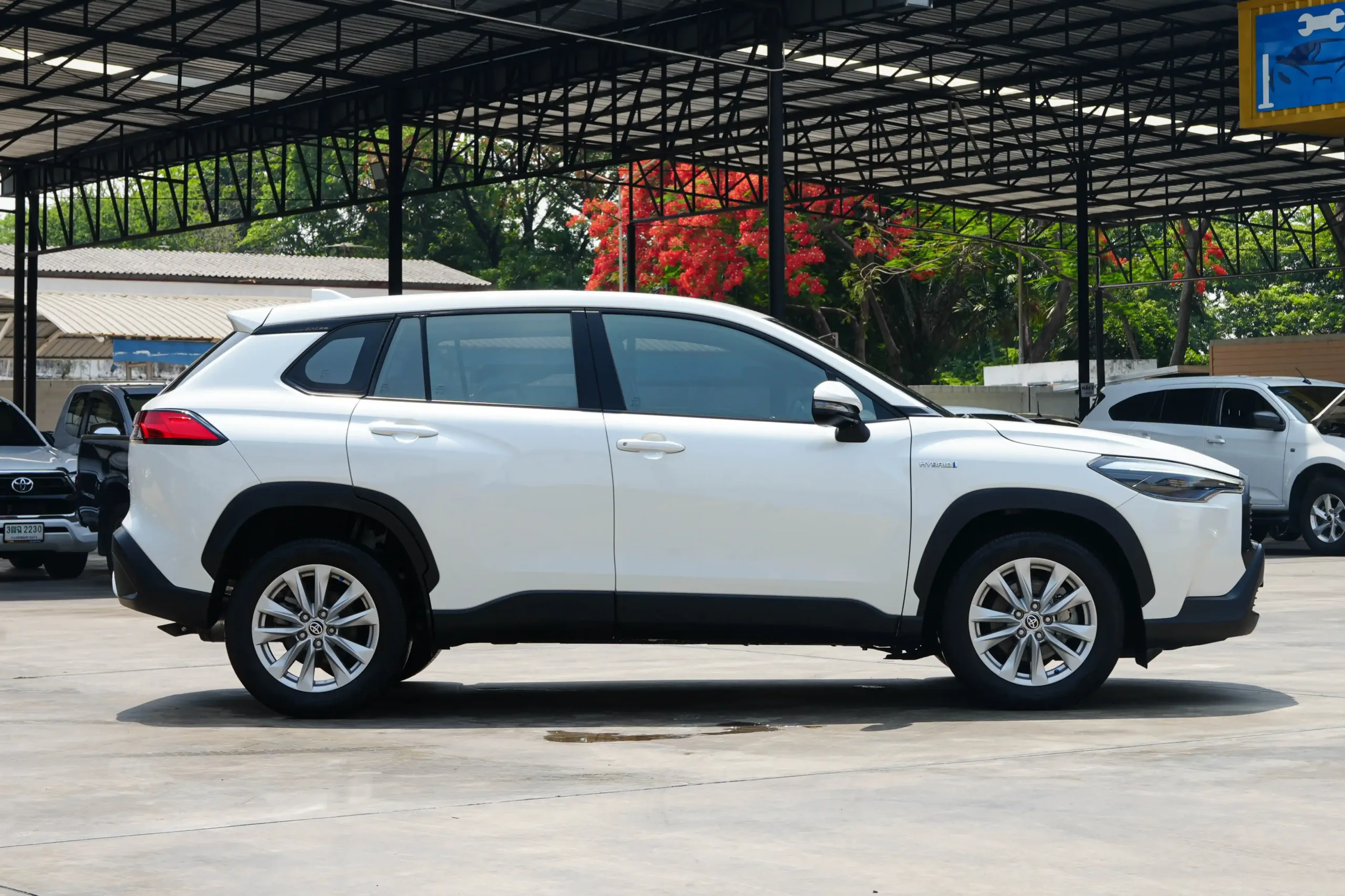 2021 Toyota Corolla Cross 1.8 (ปี 20-26) Hybrid Smart SUV - Image 8