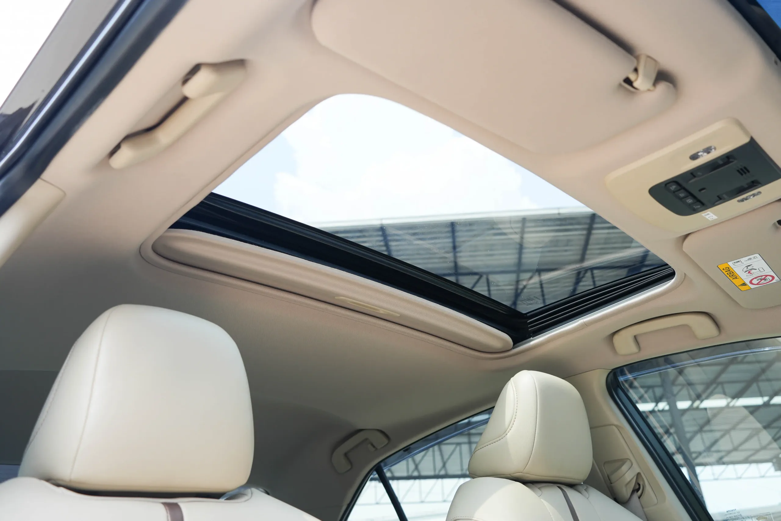 2021 Toyota CAMRY 2.5 (ปี 18-24) Hybrid Sedan #1ขอ-5302 - Image 15