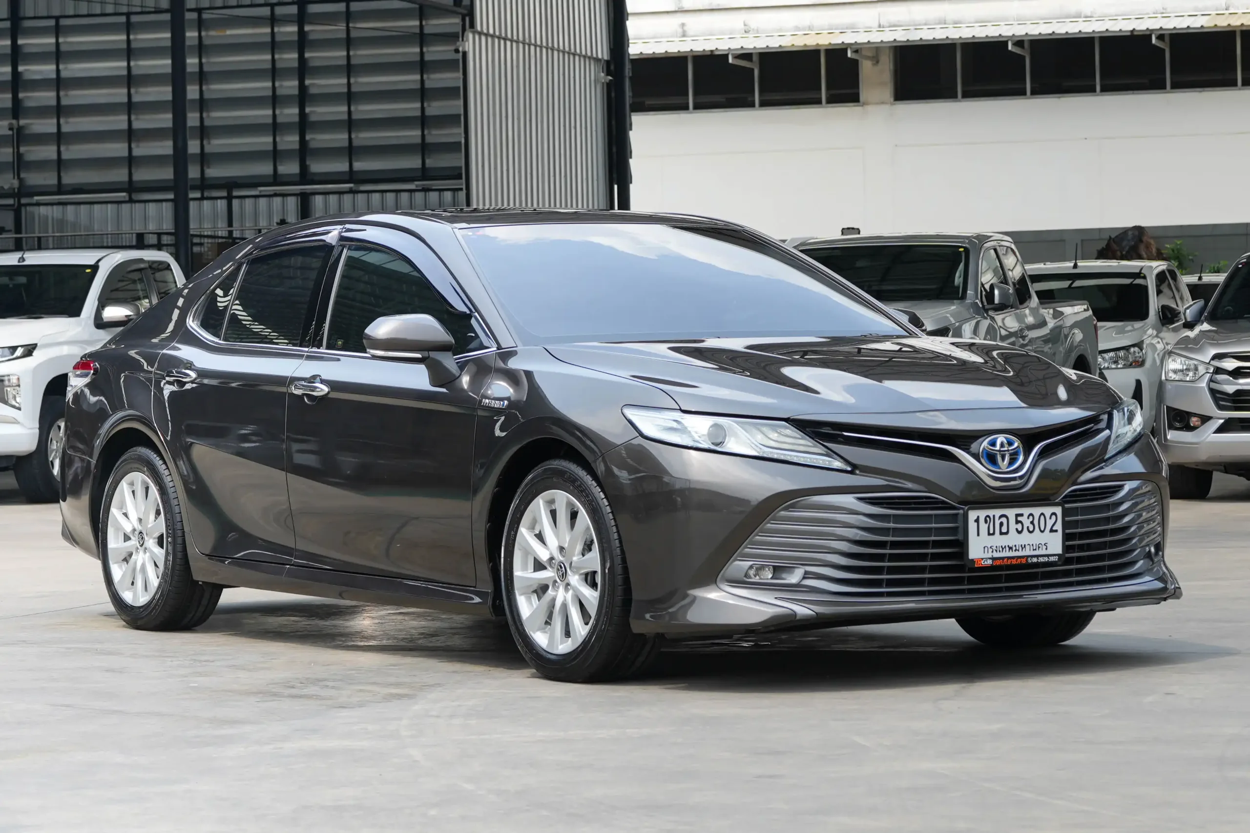 2021 Toyota CAMRY 2.5 (ปี 18-24) Hybrid Sedan #1ขอ-5302 - Image 2