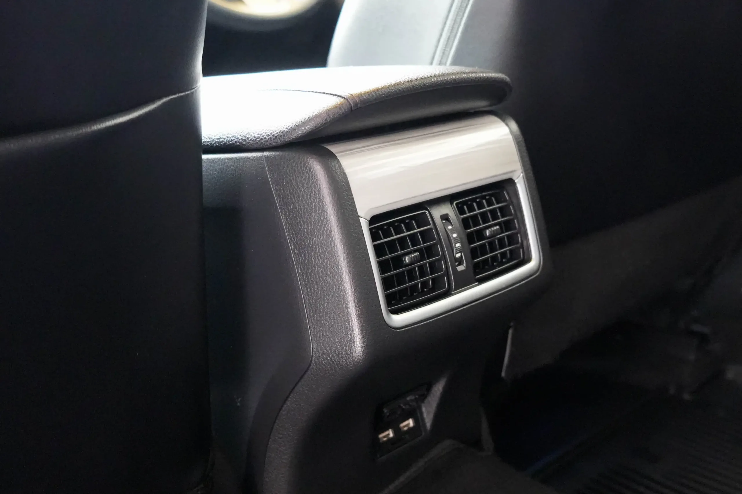 2021 Toyota CAMRY 2.5 (ปี 18-24) Hybrid Sedan - Image 32
