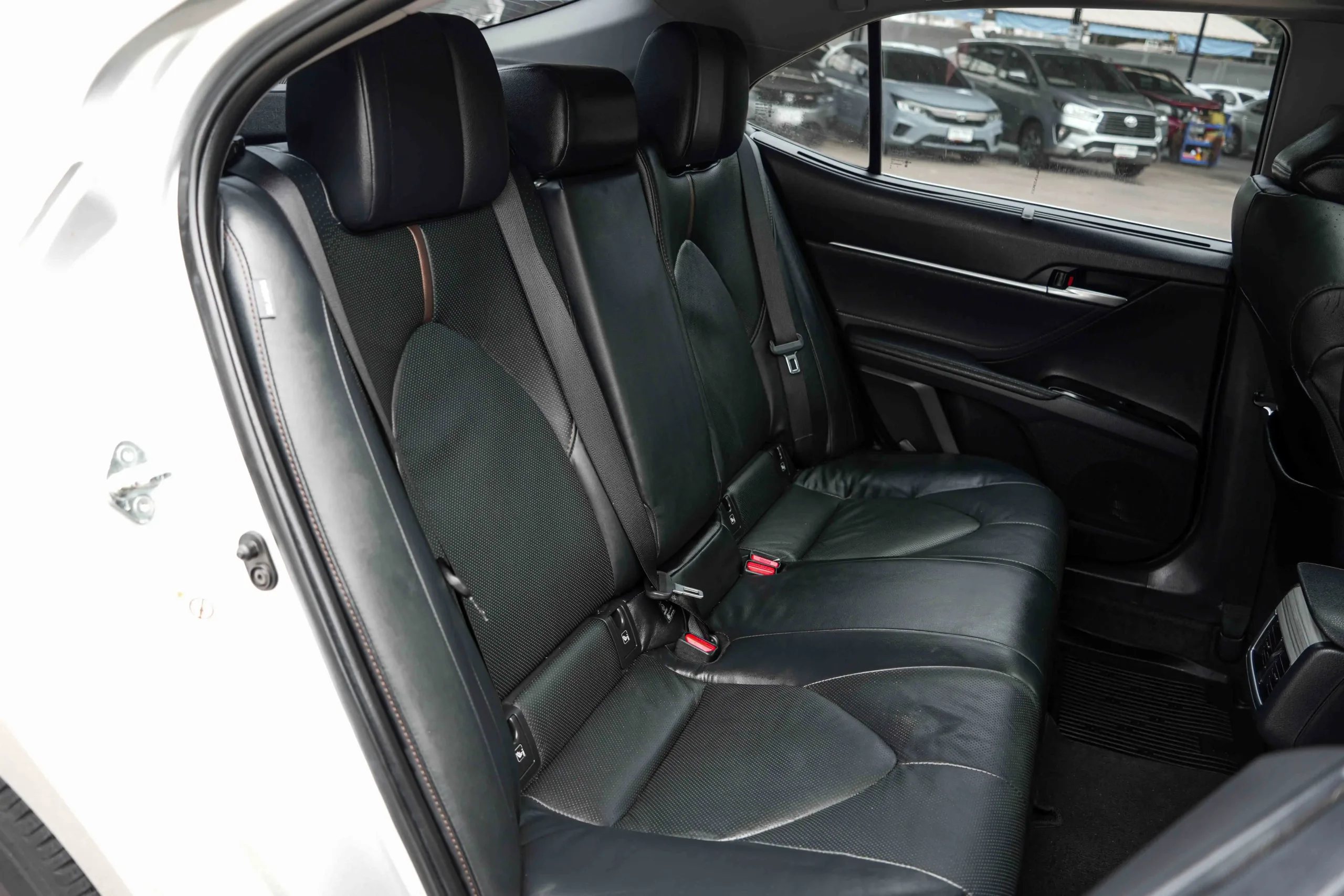 2020 Toyota CAMRY 2.5 (ปี 18-24) Hybrid Premium Sedan #1ขฒ-1740 - Image 24