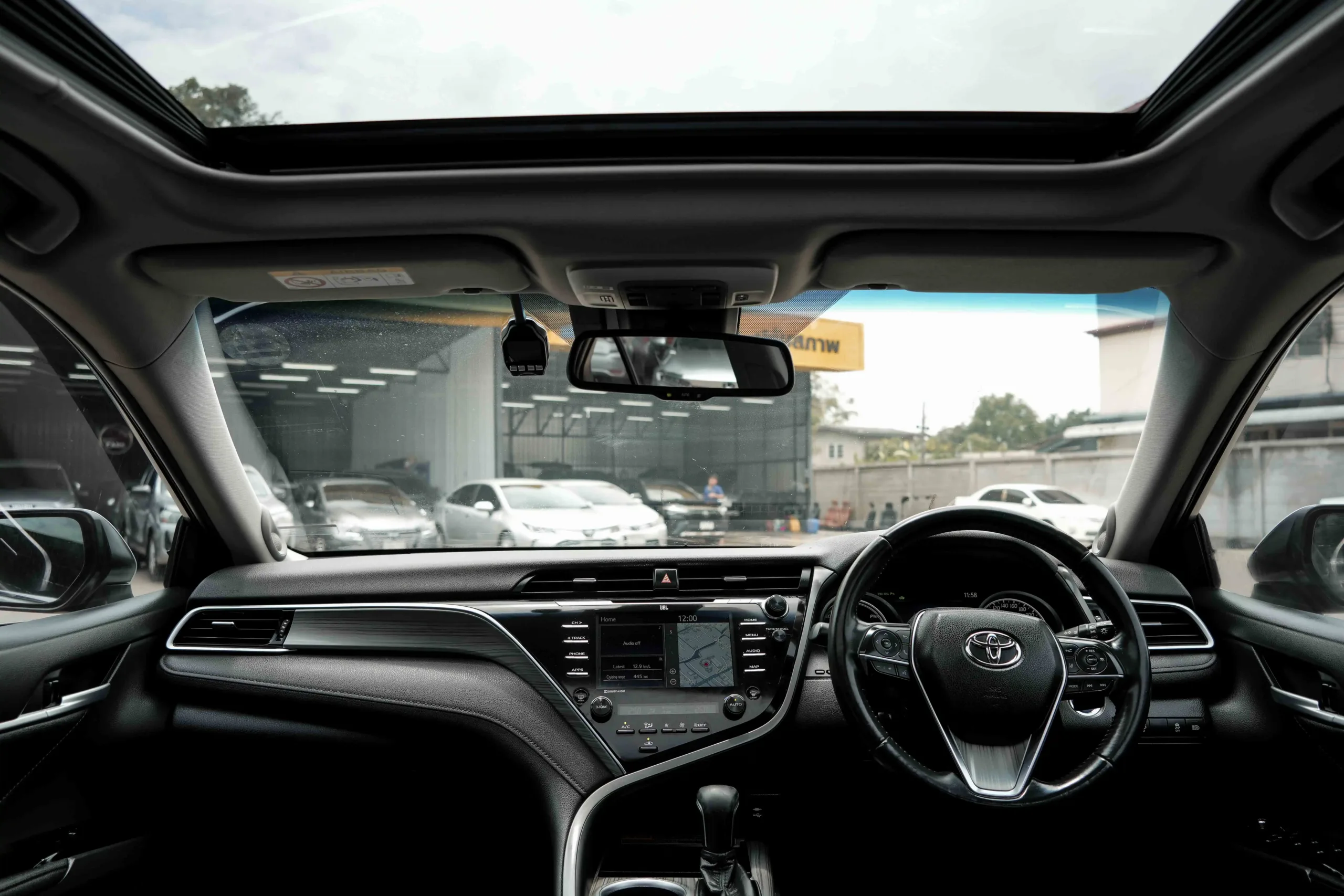 2020 Toyota CAMRY 2.5 (ปี 18-24) Hybrid Premium Sedan #1ขฒ-1740 - Image 12