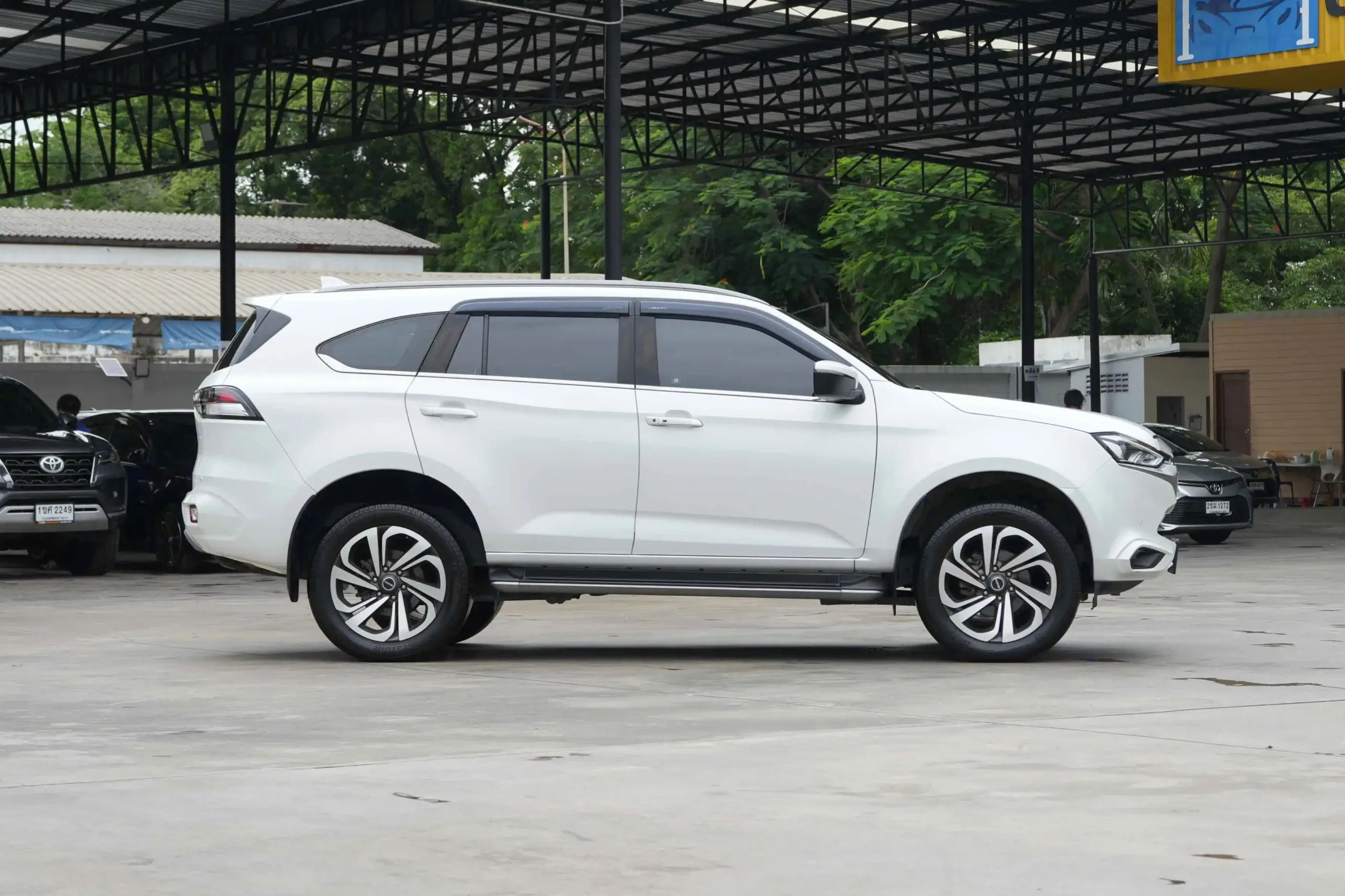 2022 Isuzu MU-X 3.0 (ปี 20-26) Ultimate SUV #2ขอ-1002 - Image 8