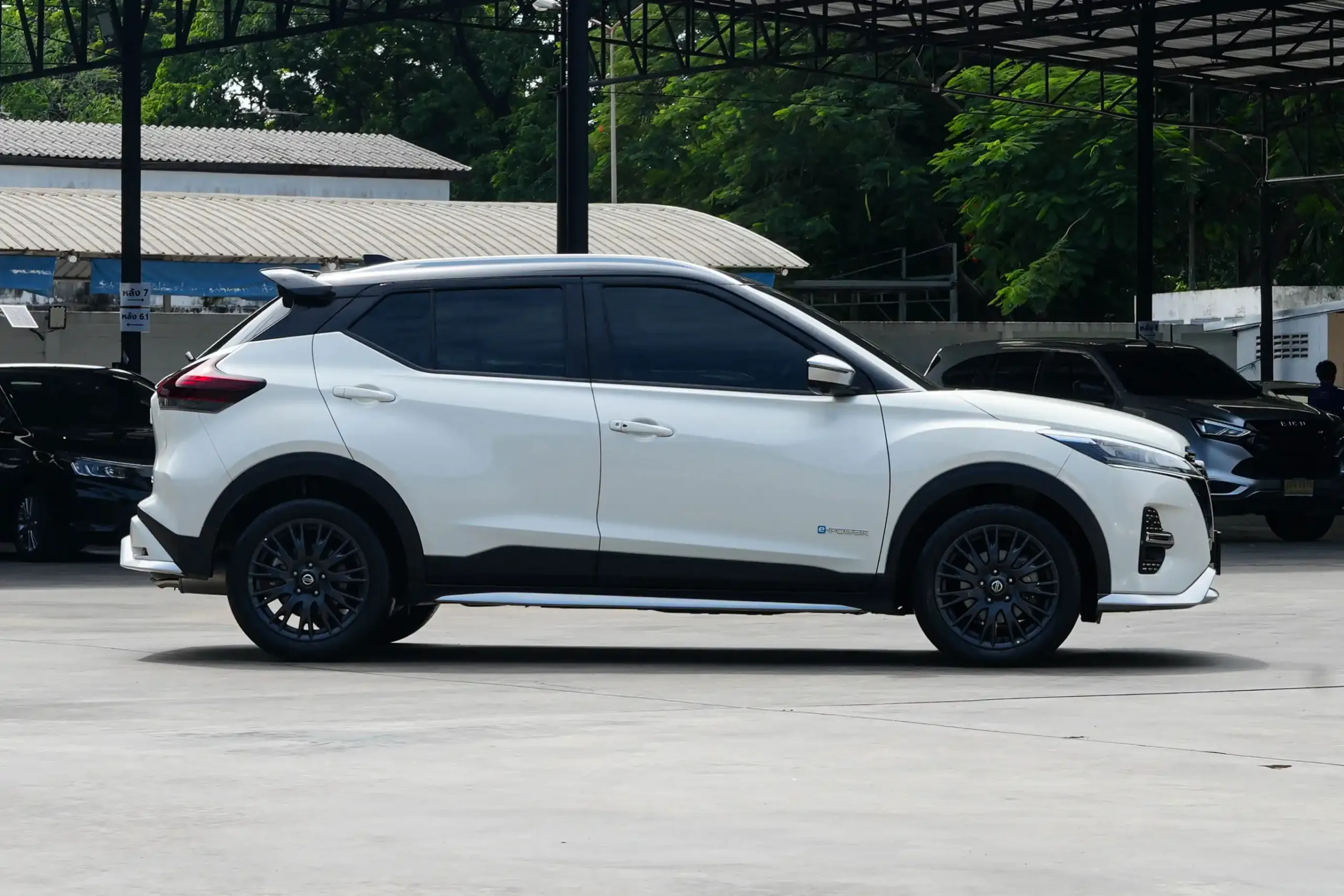 2024 Nissan Kicks 1.2 (ปี 20-26) Autech SUV #7ขฬ-8161 - Image 8