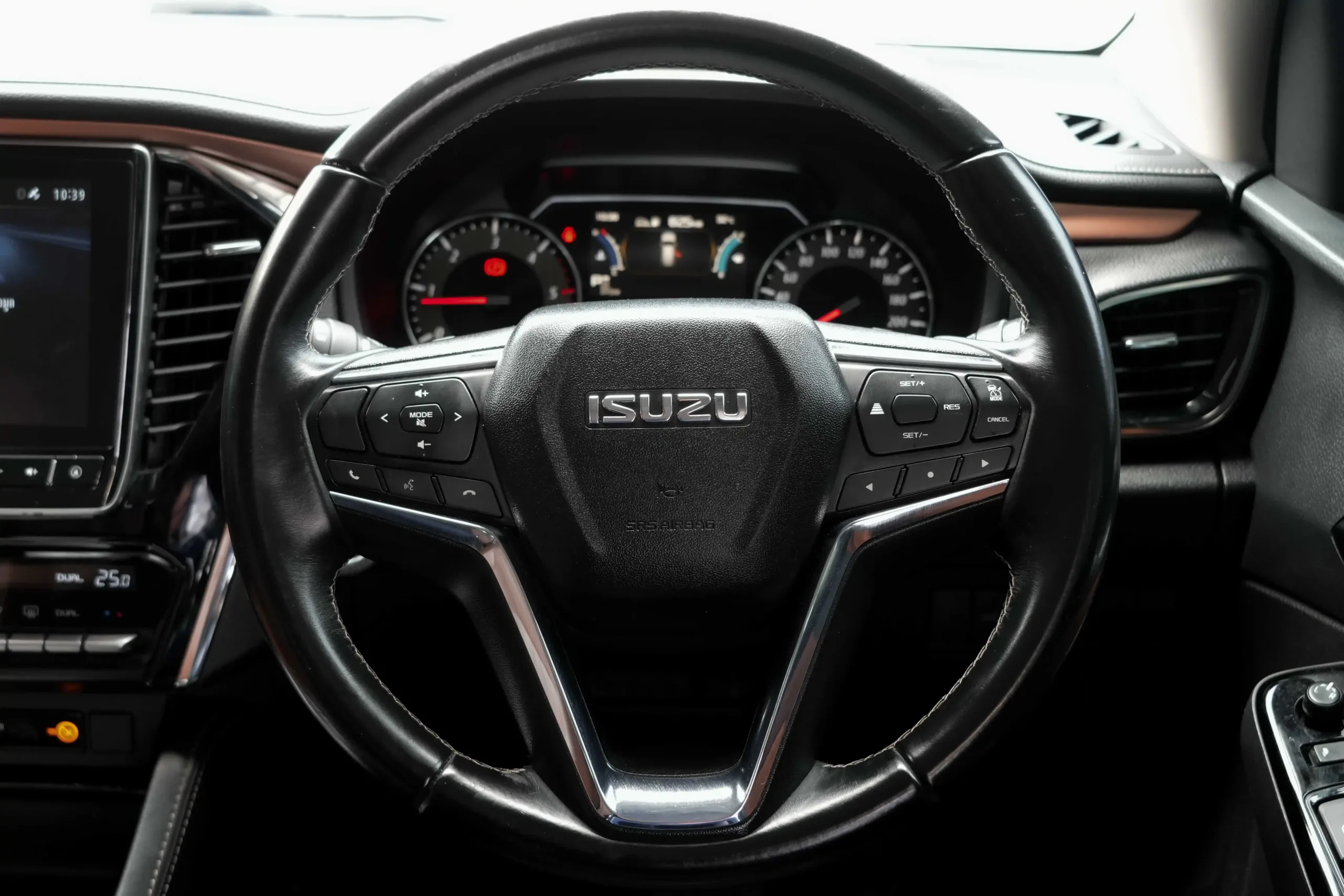 2021 Isuzu MU-X 3.0 (ปี 20-26) Ultimate SUV #2ขช-4011 - Image 36