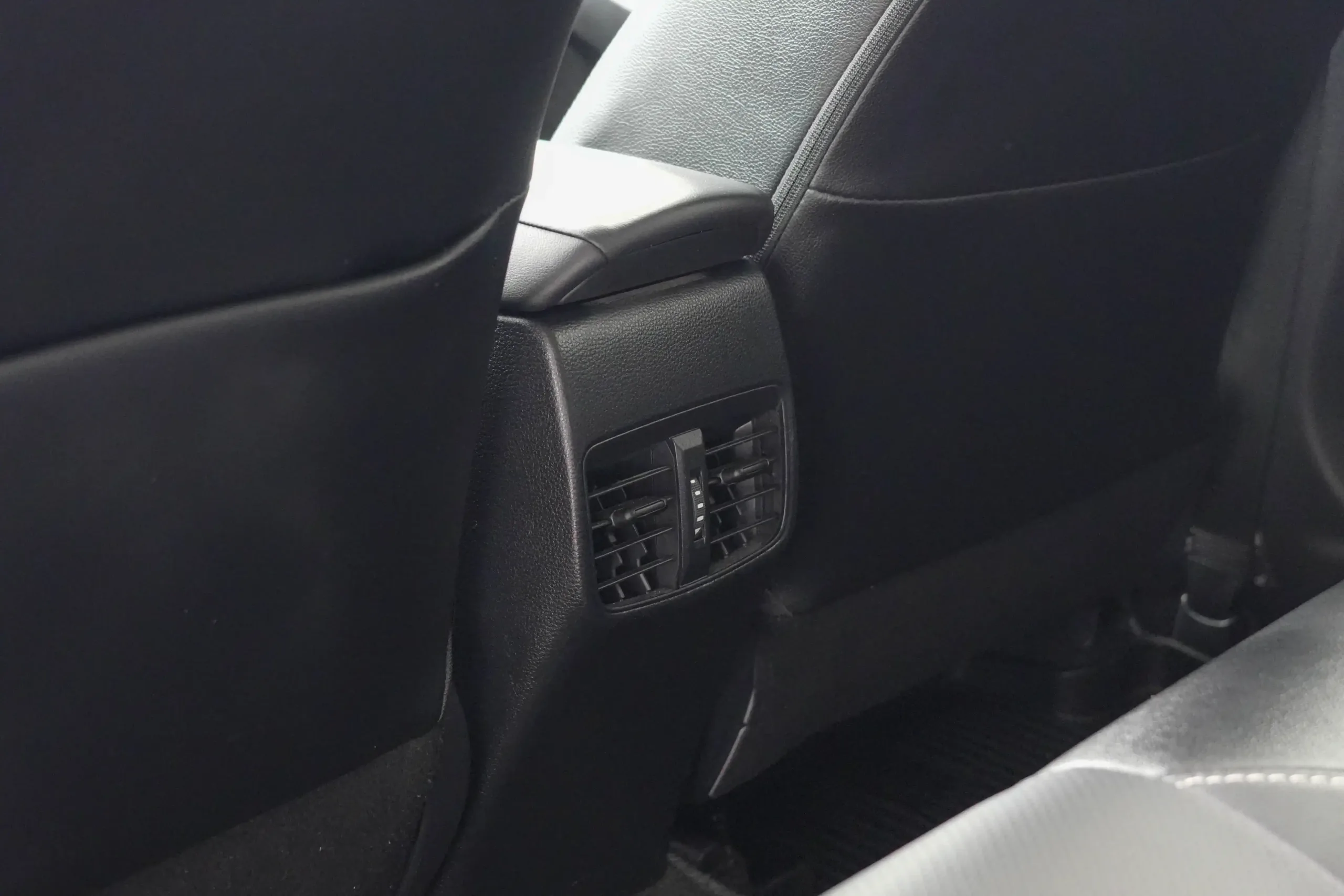 2021 Toyota Corolla Altis 1.6 (ปี 19-25) G Sedan #2ขฌ-5104 - Image 22