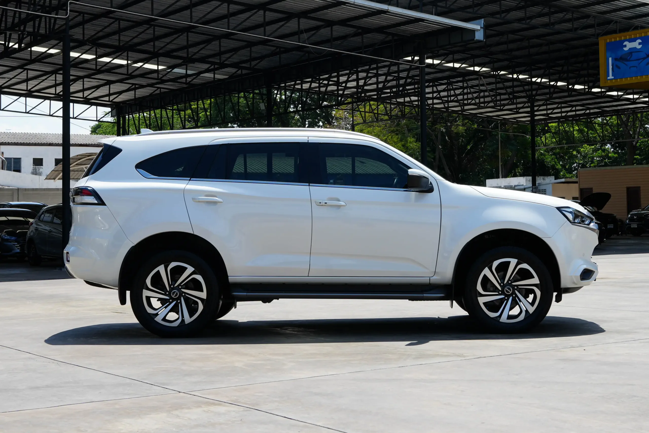 2022 Isuzu MU-X 3.0 (ปี 20-26) Ultimate 4WD SUV #7ขษ-5083 - Image 7