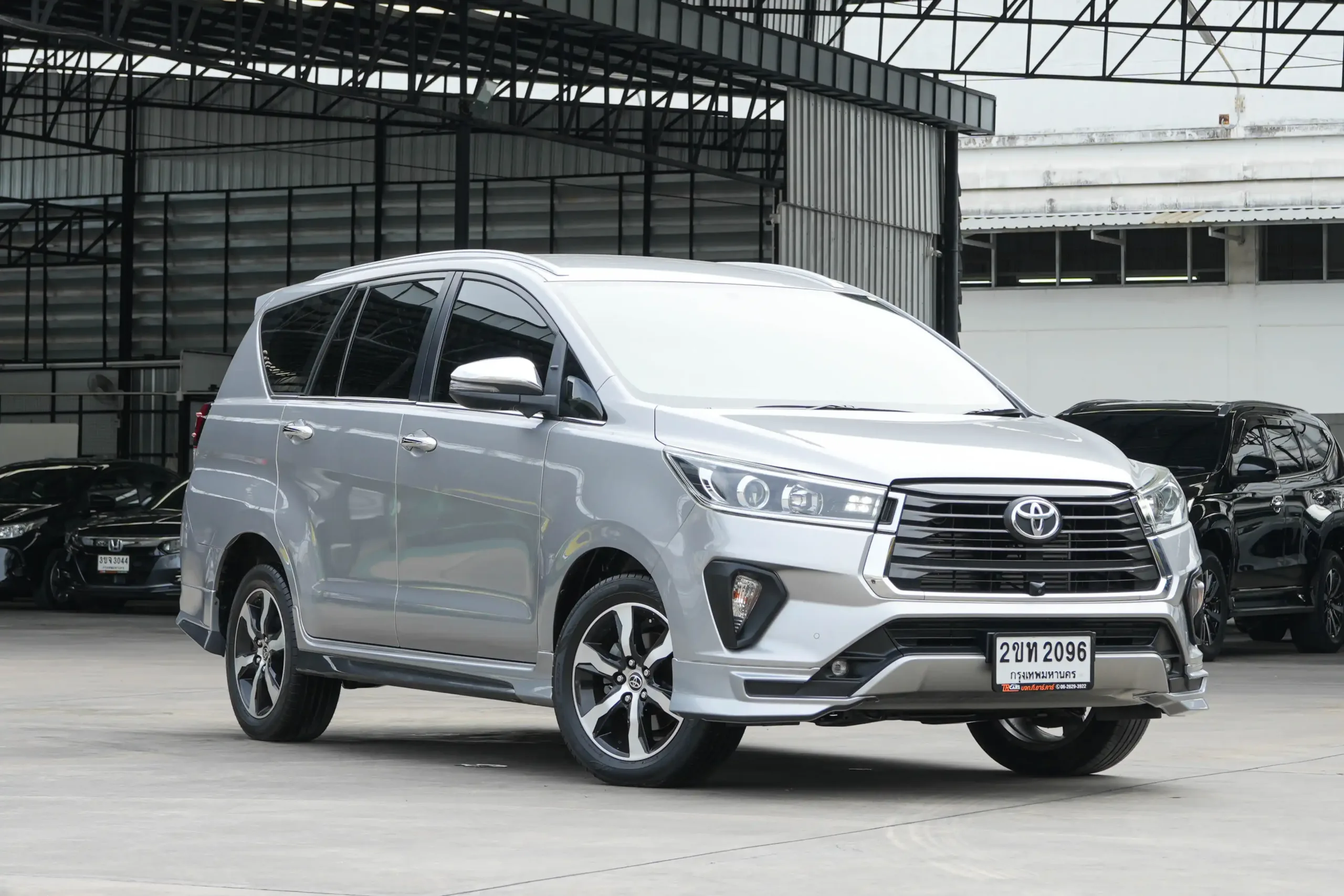 2022 Toyota INNOVA 2.8 (ปี 16-22) Crysta Premium Wagon #2ขท2096 - Image 11