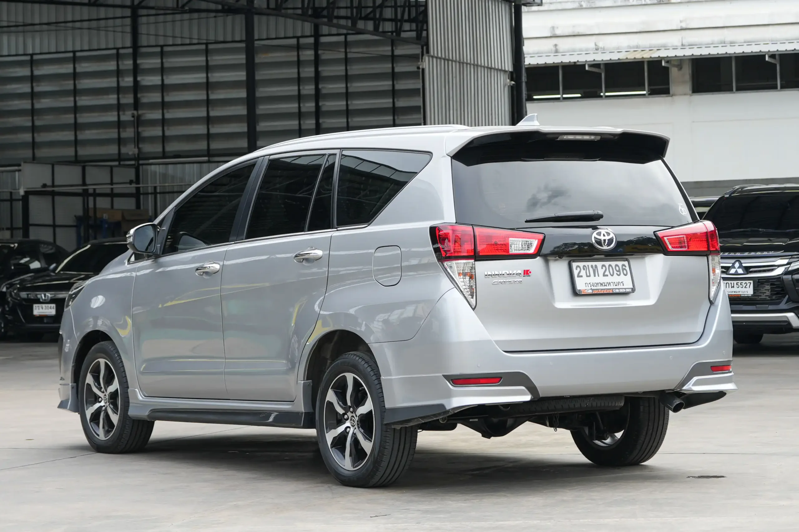 2022 Toyota INNOVA 2.8 (ปี 16-22) Crysta Premium Wagon #2ขท2096 - Image 7